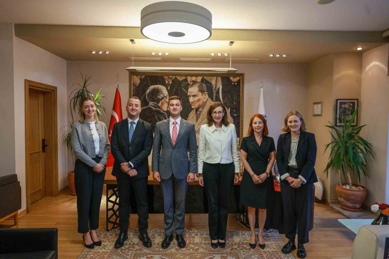 BODRUM İLE İNGİLTERE ARASINDAKİ TURİZM İLİŞKİLERİ MASAYA YATIRILDI