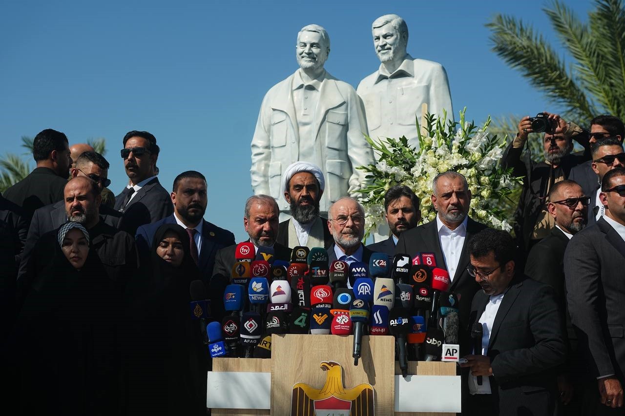 İRAN MECLİS BAŞKANI MUHAMMED BAKIR GALİBAF, ABD GÜÇLERİNİN BÖLGEDEN "ONURLU BİR ŞEKİLDE ÇIKIŞ YOLU" ARADIĞINI, İSRAİL REJİMİNİN İSE BÖLGEDE "ARTIK BİR GELECEĞİNİN OLMADIĞINI" İFADE ETTİ.