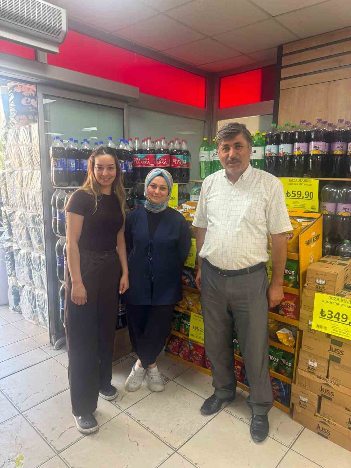 AK PARTİ DENİZLİ İL TEŞKİLATI, KENT GENELİNDEKİ ESNAF BULUŞMALARINI ARALIKSIZ SÜRDÜRÜYOR. İL YÖNETİM KURULU ÜYELERİ, İL GENELİNDE FAALİYET GÖSTEREN MAHALLE BAKKALLARINI ZİYARET EDEREK HEM ESNAFIN TALEPLERİNİ DİNLEDİ HEM DE EKONOMİK GELİŞMELERE DAİR GÖRÜŞ ALIŞVERİŞİNDE BULUNDU.