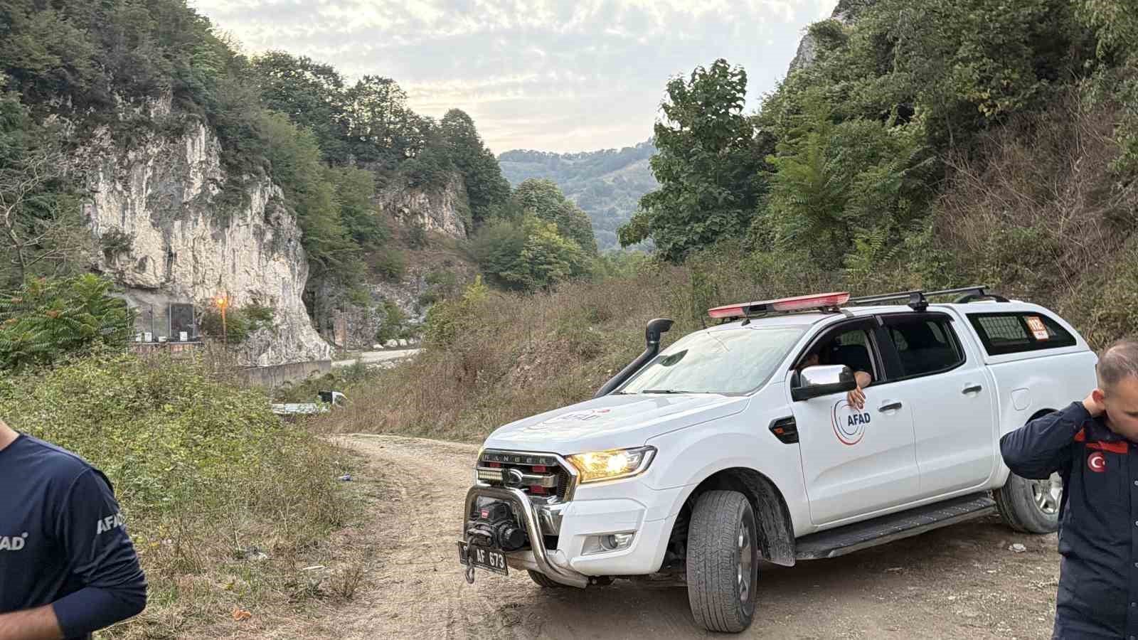 HASANLAR BARAJI YAKINLARINDA 3 ÇOCUĞUN SUYA GİRDİKTEN SONRA KAYBOLDUĞU YÖNÜNDEKİ İHBAR, EKİPLERİ HAREKETE GEÇİRDİ.