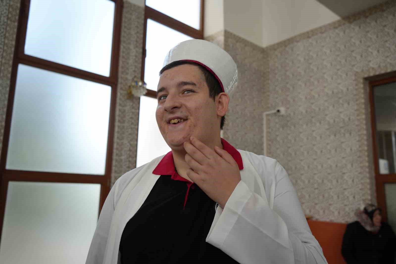 SAMSUN’UN ATAKUM İLÇESİNDE CAMİLER VE DİN GÖREVLİLERİ HAFTASI KAPSAMINDA ÖZEL EĞİTİM ÖĞRENCİLERİ İLE DİN GÖREVLİLERİ BİR ARAYA GELDİ. PELİTKÖY TOKİ CAMİİ’NDE DÜZENLENEN PROGRAMDA KUR’AN-I KERİM TİLAVETİ, İLAHİ DİNLETİSİ, ÇEŞİTLİ ETKİNLİKLER VE GÖNÜL SOHBETİ GERÇEKLEŞTİRİLDİ.
