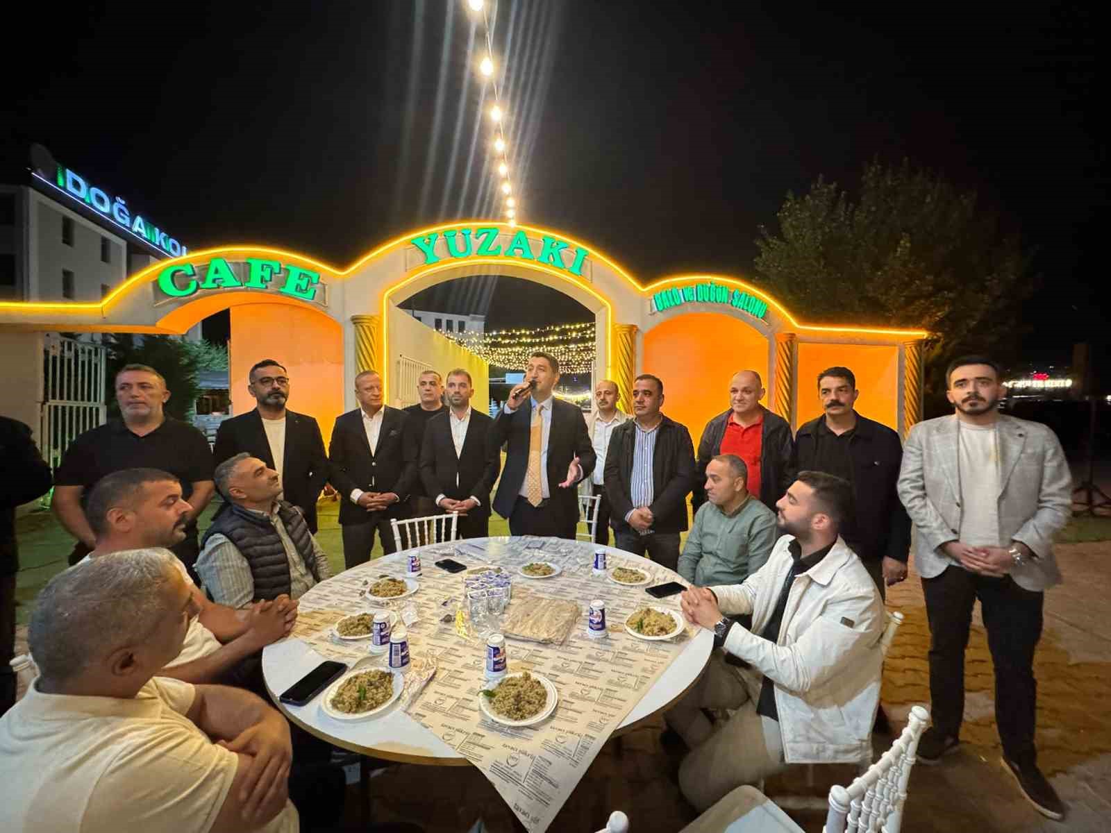 MALATYA TİCARET VE SANAYİ ODASI (MTSO) BAŞKAN ADAYI MAHMUT BOYRAZ, 1 EKİM’DE GERÇEKLEŞTİRİLECEK SEÇİMLER ÖNCESİNDE SEÇİM BÜROSUNDA DÜZENLENEN PROGRAMDA DESTEKÇİLERİ VE EKİP ARKADAŞLARIYLA BİR ARAYA GELDİ.