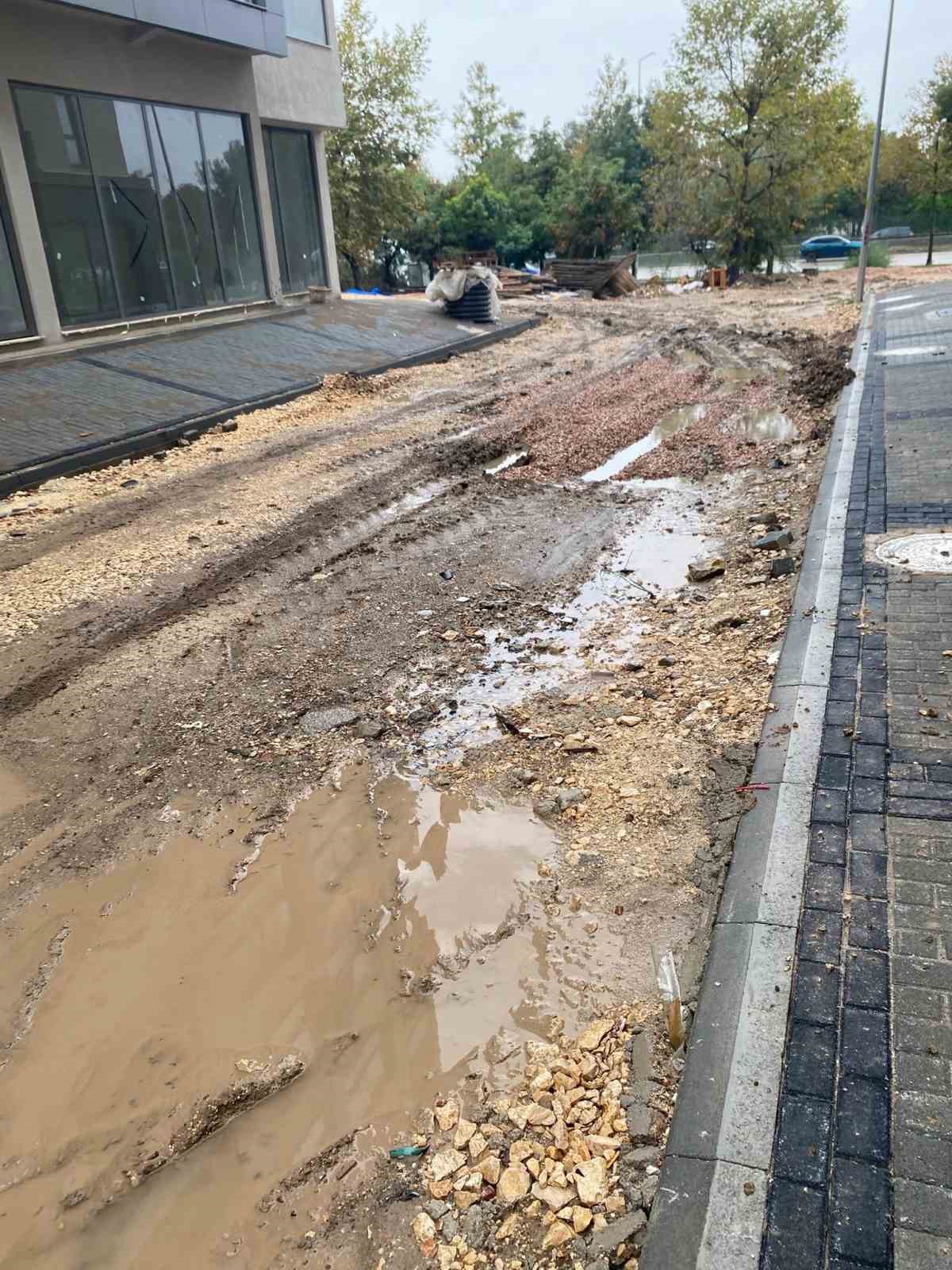 1050 KONUTLAR’DA 1.400 DAİRE TESLİM EDİLDİ: 5 BİN HANENİN YAŞAYACAĞI BÖLGEDE ALTYAPI ÇAĞRISI
