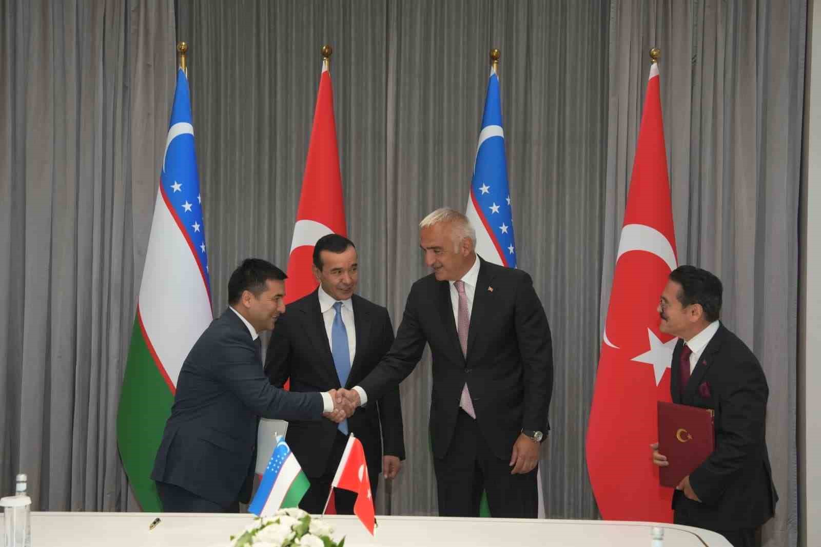 TÜRKİYE İLE ÖZBEKİSTAN ARASINDA KÖKLÜ KÜLTÜREL BAĞLARI YENİ ÇALIŞMALARLA GÜÇLENDİRMEK İÇİN ‘KÜLTÜR ALANINDA İŞ BİRLİĞİ MUTABAKAT ZAPTI’ İMZALANDI.