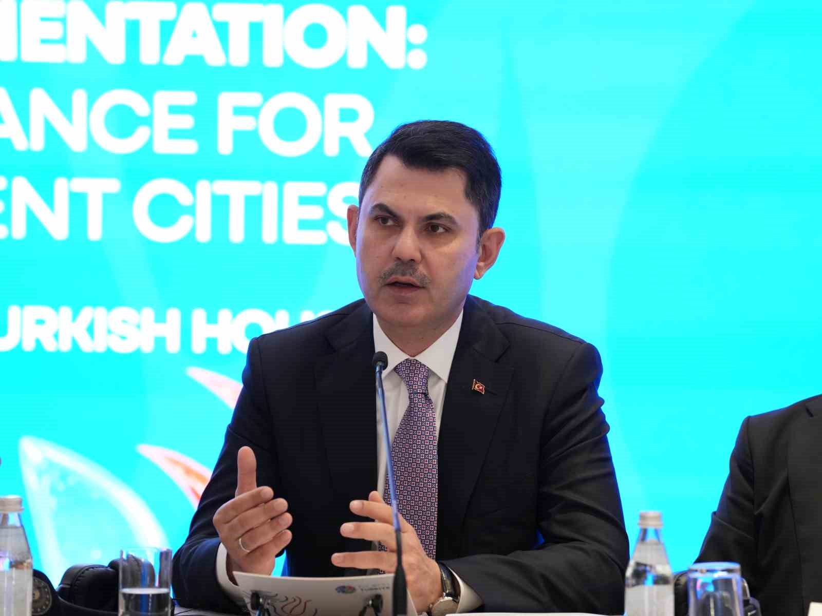BAKAN KURUM, "HEDEF İLE PROJE ARASINDAKİ, PROJE İLE FİNANSMAN ARASINDAKİ, FİNANSMAN İLE SAHADAKİ SONUÇ ARASINDAKİ MESAFEYİ AZALTMAK İSTİYORUZ. SURFF BU KÖPRÜNÜN ŞEHİRLER AYAĞINDAKİ EN SOMUT ARAÇLARIMIZDAN BİRİ OLACAKTIR" DEDİ.