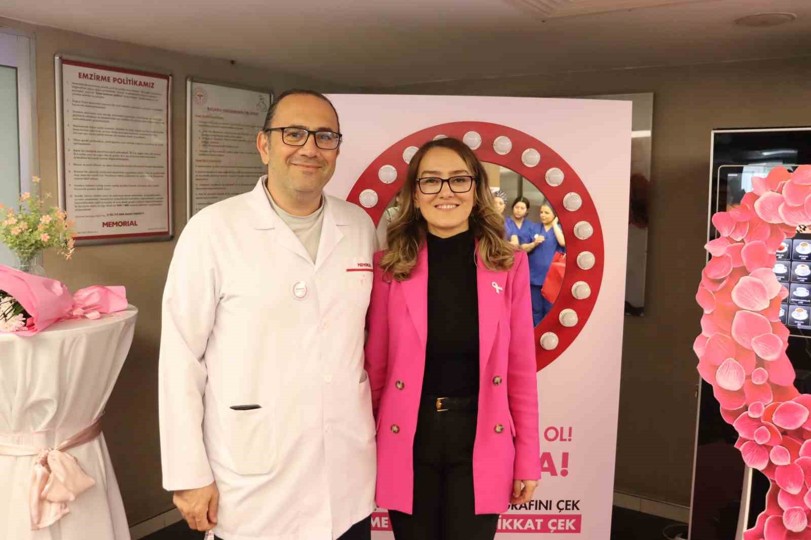 TIBBİ ONKOLOJİ UZMANI DOÇ. DR. VELİ BERK DE (SOLDA), "ONKOLOJİDE ÇOK YENİ GELİŞMELER, MEME KANSERİ TEDAVİSİNDE ÇOK BAŞARILI TEDAVİLER UYGULAMAKTAYIZ" DEDİ.