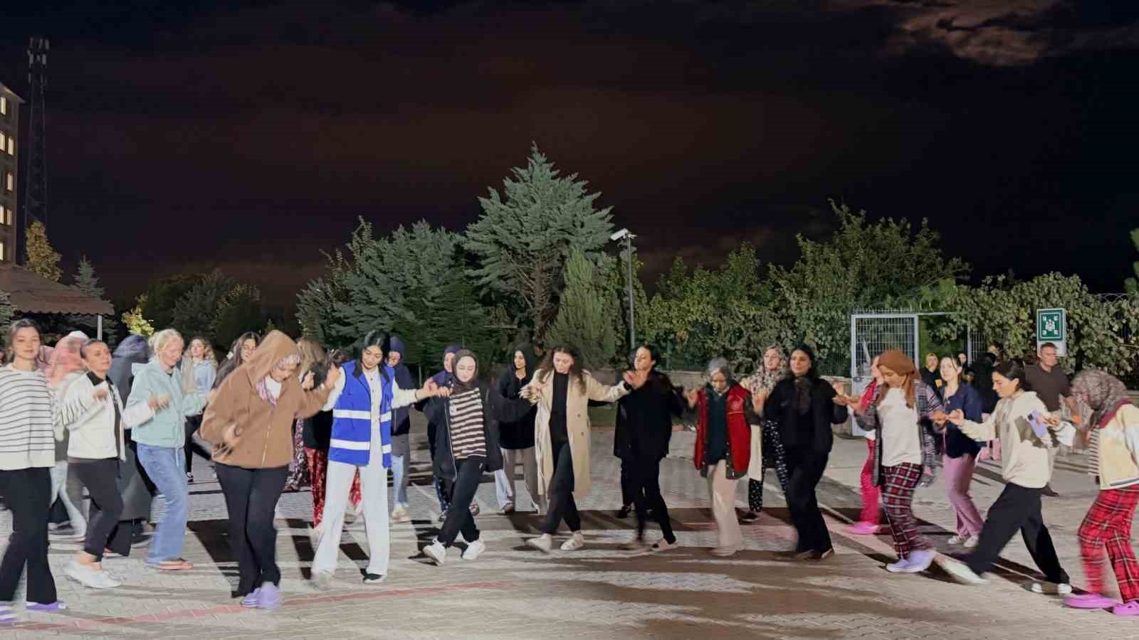 NÖHÜ ÖĞRENCİLERİ “HOŞ GELDİNİZ” BULUŞMASINDA BİR ARAYA GELDİ