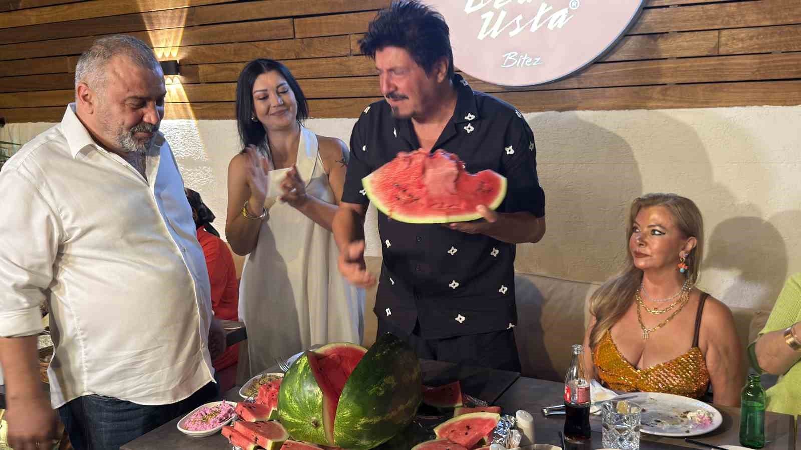 EKİN AKKAŞ’IN DOĞUM GÜNÜ PASTASI KARPUZ OLDU