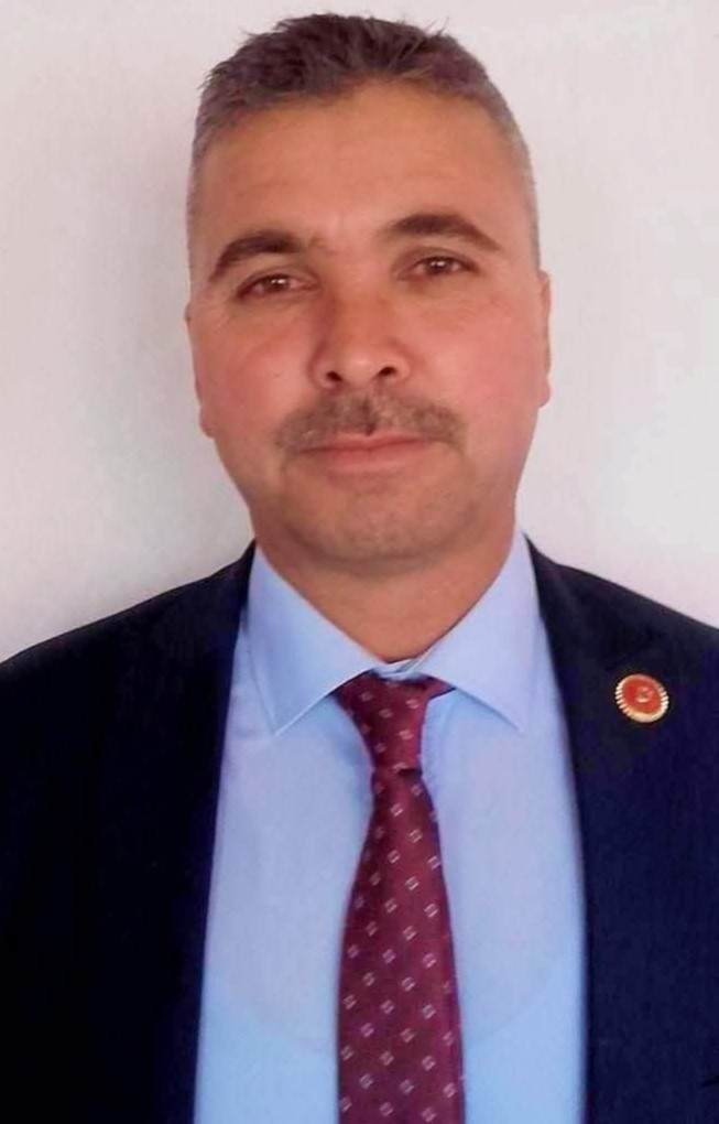 MANİSA’NIN SELENDİ İLÇESİNDE GERÇEKLEŞTİRİLEN MUHTARLAR DERNEĞİ BAŞKANLIĞI SEÇİMİNDE ÇİNAN MAHALLESİ MUHTARI ZEKİ KARTAL, OY BİRLİĞİYLE DERNEĞİN YENİ BAŞKANI SEÇİLDİ.