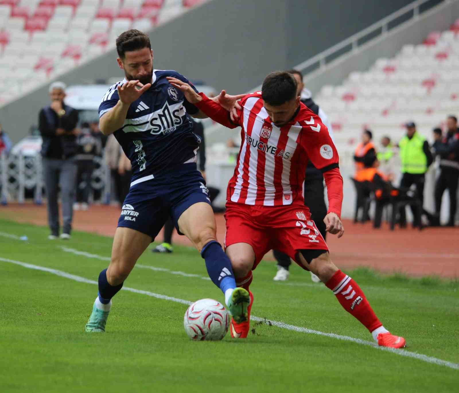 TRENDYOL 1. LİG'İN 11. HAFTASINDA SİVASSPOR, EVİNDE KARŞILAŞTIĞI SARIYER İLE 1-1 BERABERE KALDI.