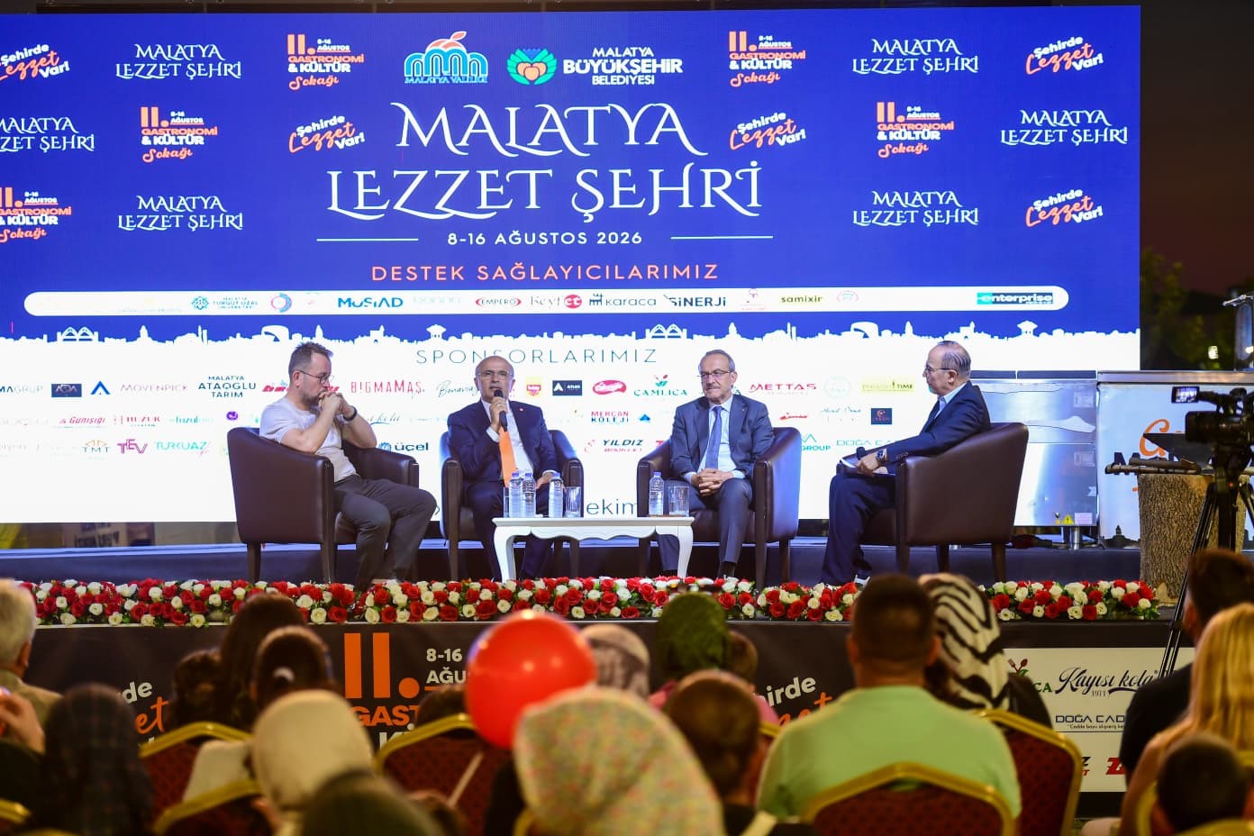 100. YIL PARKI GASTRONOMİ - KÜLTÜR SOKAĞI İLE YÜZBİNLERİ AĞIRLADI