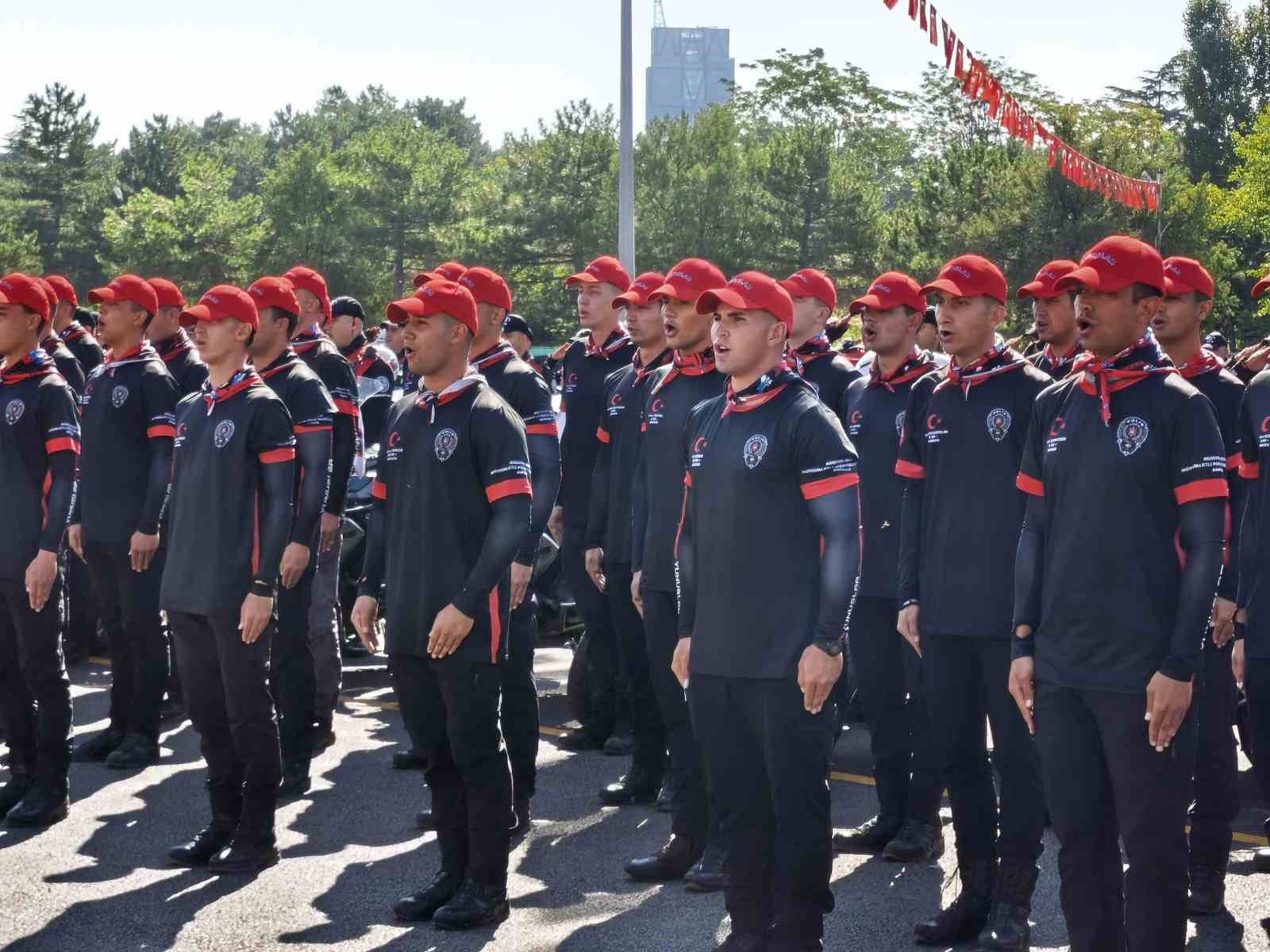 ANKARA İL EMNİYET MÜDÜRLÜĞÜ TARAFINDAN MOTOSİKLETLİ POLİS TİMLERİ'NİN MEZUNİYET TÖRENİ DÜZENLENDİ.