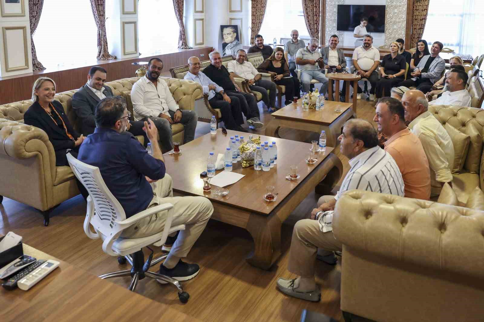 ATSO BAŞKAN ADAYI HATİCE ÖZ ZİYARETLERİNİ SÜRDÜRDÜ