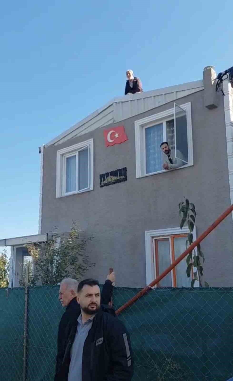 ÇATILARA ÇIKIP YIKIMA DİRENDİLER AYAZMA’DA GERGİN BEKLEYİŞ