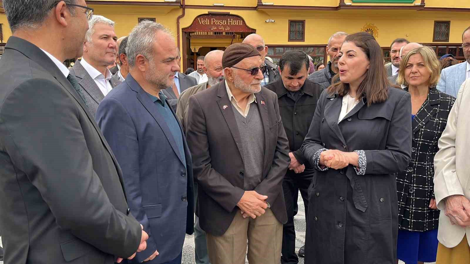 ÇORUM VALİ YARDIMCISI YELİZ MERCAN İLE VATANDALAR BİR ARAYA GELDİ