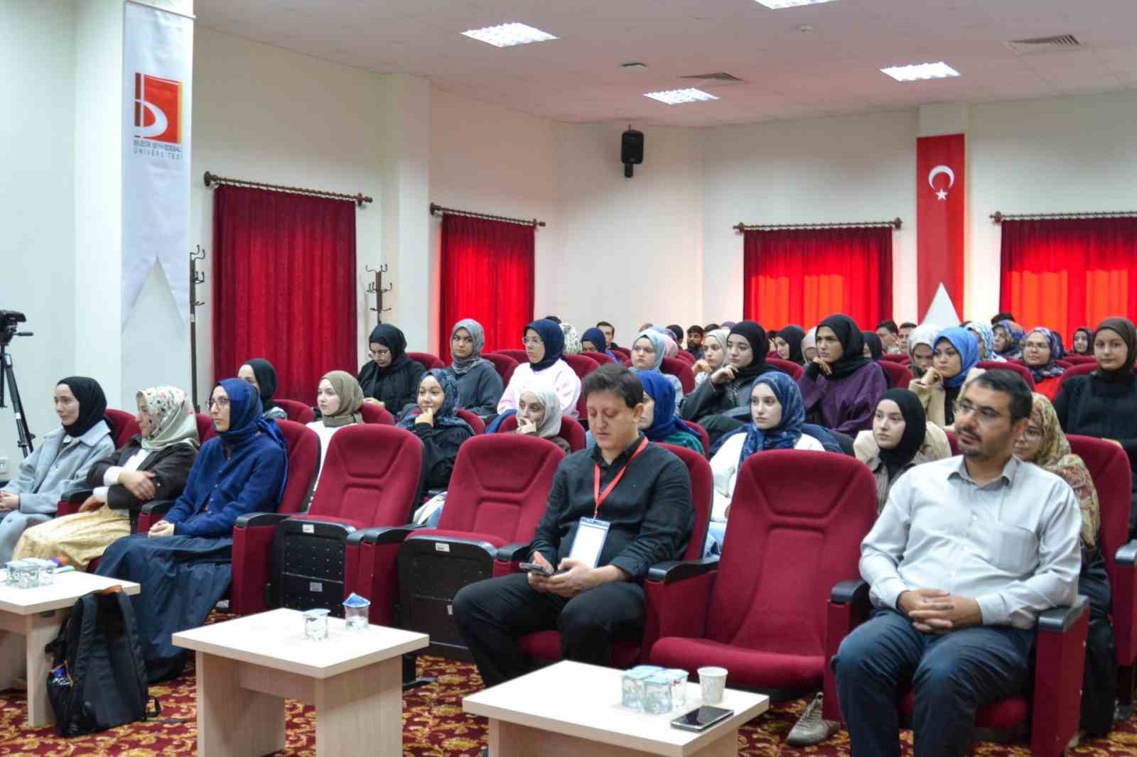 11 ÜLKEDEN GELEN AKADEMİSYENLER BİLECİK ŞEYH EDEBALİ ÜNİVERSİTESİ'NDE (BŞEÜ) BİR ARAYA GELDİ.