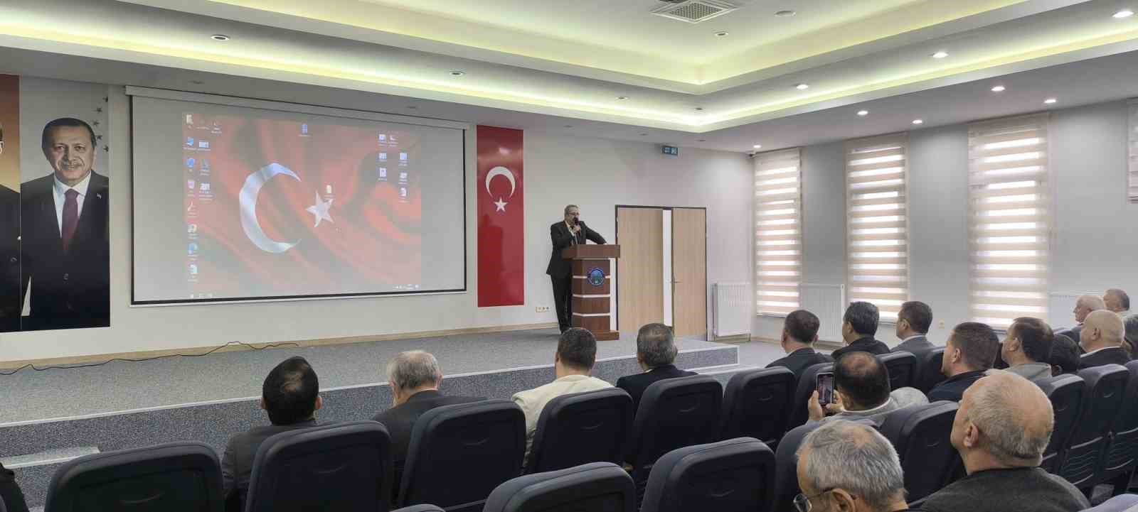 SAMSUN’UN ÇARŞAMBA İLÇESİNDE KAHVERENGİ KOKARCAYLA MÜCADELE KAPSAMINDA DÜZENLENEN TOPLANTIDA, İLÇEDE YÜRÜTÜLEN ÇALIŞMALAR VE ALINACAK YENİ TEDBİRLER DEĞERLENDİRİLDİ.