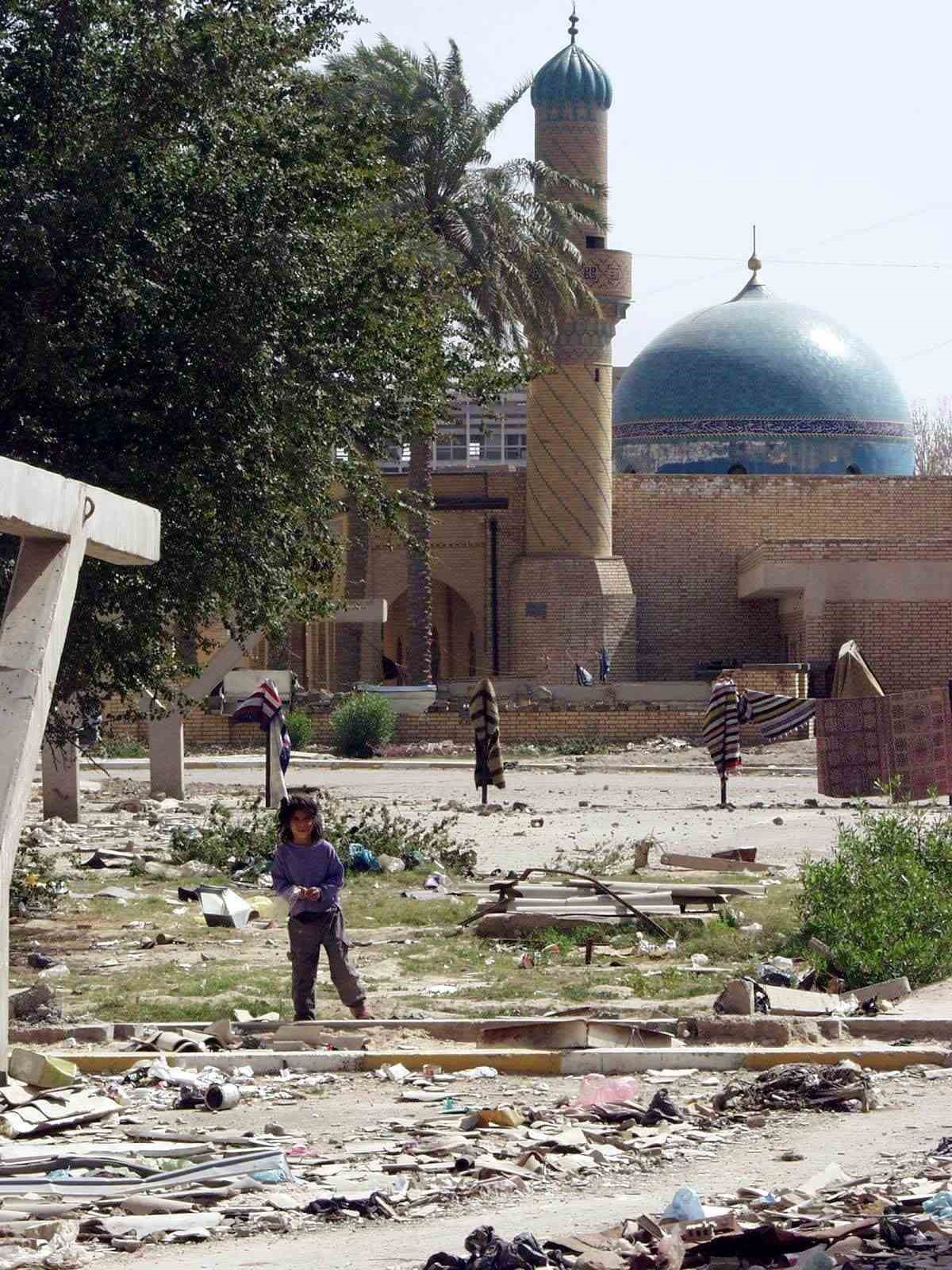 ABD ORDUSU, KİMYASAL SİLAH BULUNDUĞU BAHANESİYLE İŞGAL ETTİĞİ IRAK’TAN 23 YIL SONRA ÇEKİLDİ. AMERİKAN İŞGALİ ÜLKEDE İSYANLAR, TERÖR VE İÇ SAVAŞI TETİKLERKEN, SADECE DOĞRUDAN ÇATIŞMALAR NEDENİYLE EN AZ 200 BİN SİVİL HAYATINI KAYBETTİ.
