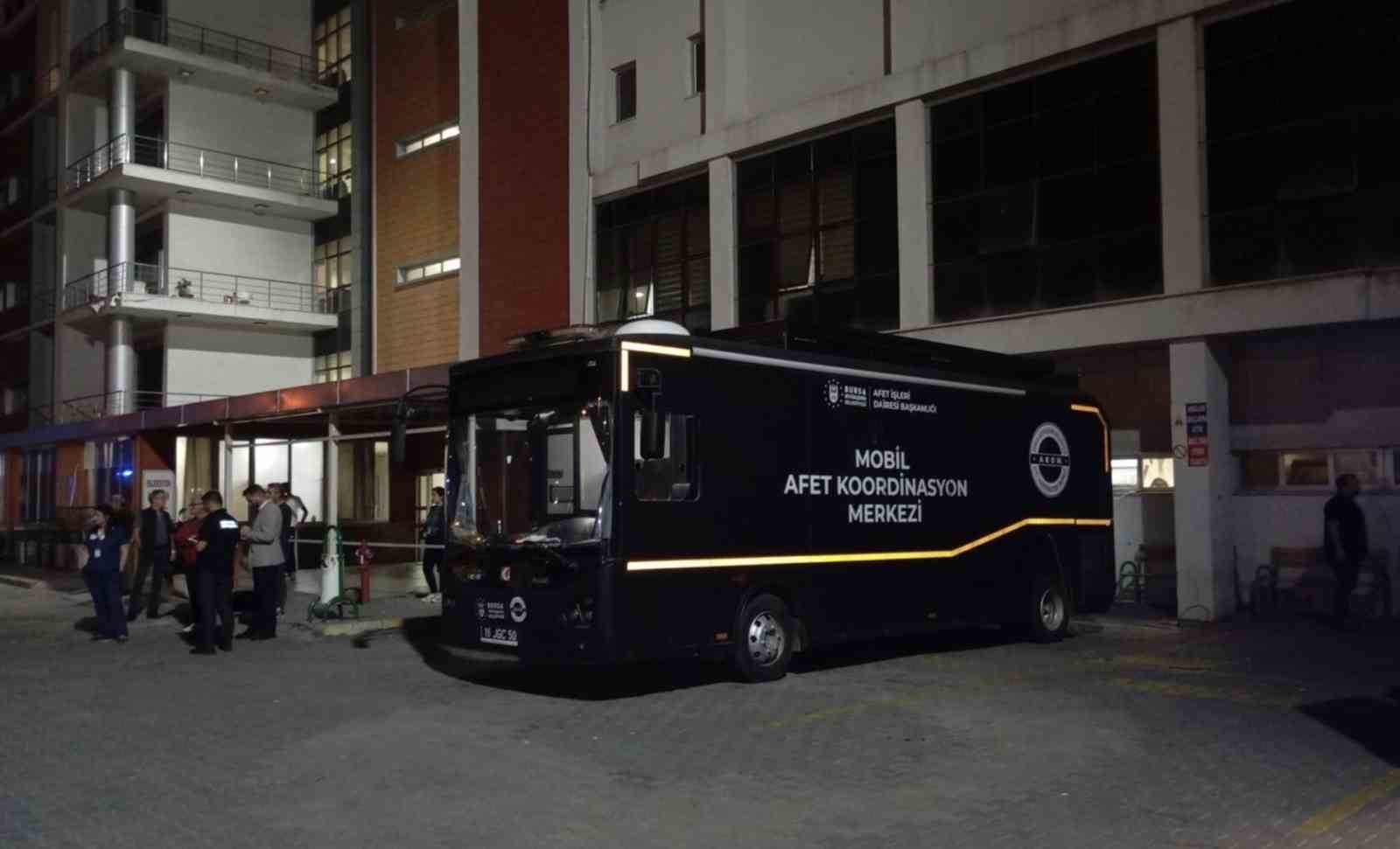 MANİSA'NIN AKHİSAR İLÇESİNDE MEYDANA GELEN FECİ KAZADA YARALANAN, HAYATINI KAYBEDEN VATANDAŞLARA VE AİLELERİNE BURSA BÜYÜKŞEHİR BELEDİYESİ AKOM DESTEKLERİNİ SÜRÜDÜRÜYOR.