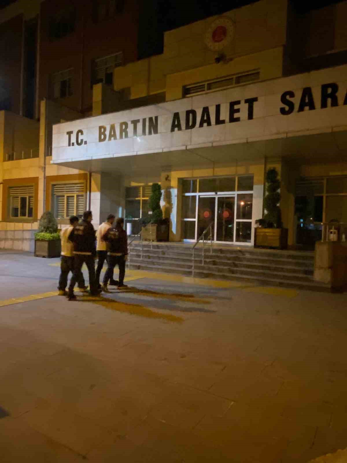 BARTIN'DA DÜZENLENEN UYUŞTURUCU OPERASYONUNDA 8 KİŞİ GÖZALTINA ALINDI
