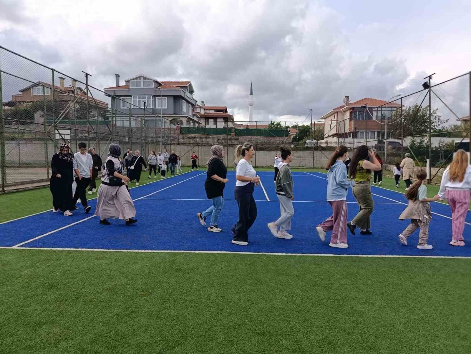 DÜZCE ÜNİVERSİTESİ ÇOCUK DİYABETİ UYGULAMA VE ARAŞTIRMA MERKEZİ 12 YAŞ ALTI DİYABETLİ ÇOCUKLAR VE AİLELERİ İÇİN İSTANBUL’UN ŞİLE İLÇESİNDEKİ MAVİKÖY DİYABET KAMPÜSÜ’NDE AİLE KAMPI DÜZENLEDİ.
