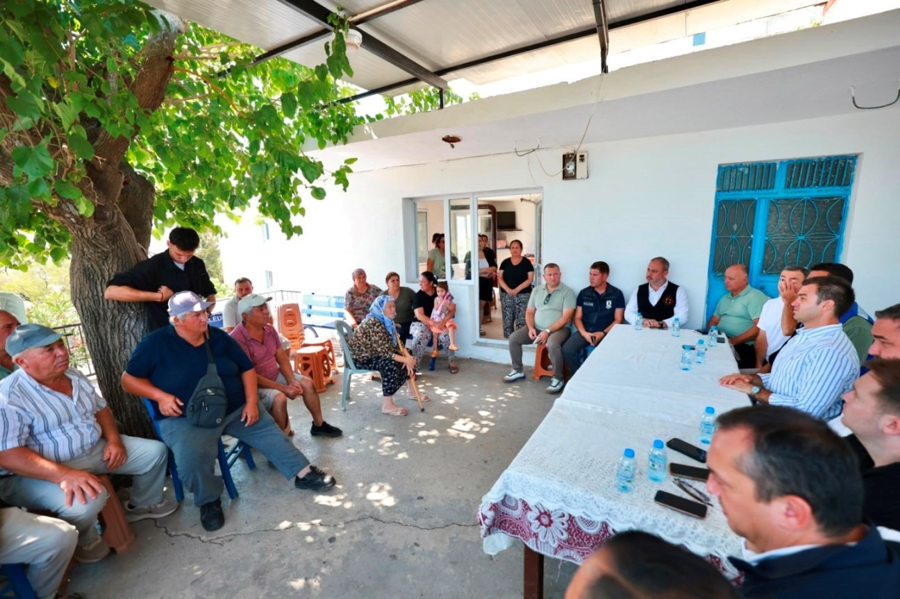 BAŞKAN MANDALİNCİ SAHA ÇALIŞMALARINI KARAOVA’DA SÜRDÜRDÜ