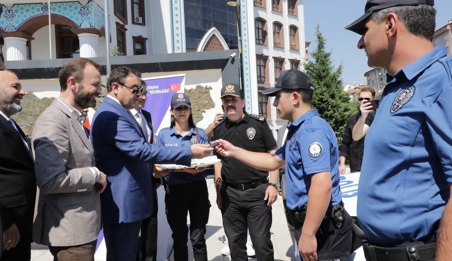 KÜTAHYA EMNİYET TEŞKİLATINA 37 YENİ HİZMET ARACI