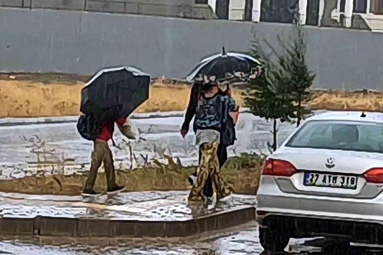 GAZİANTEP’İN ARABAN İLÇESİNE SAĞANAK ETKİLİ OLDU.