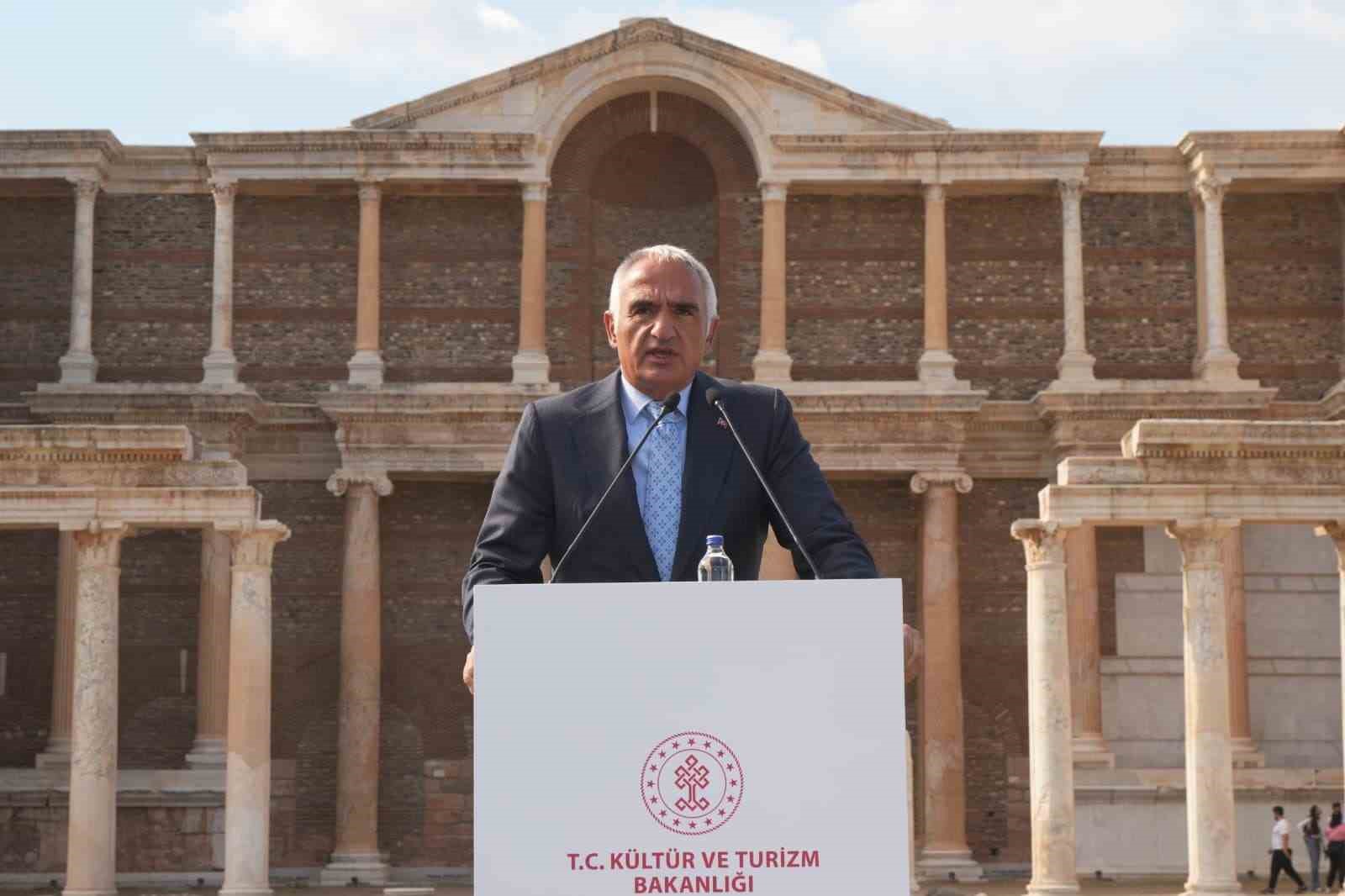 KÜLTÜR VE TURİZM BAKANI MEHMET NURİ ERSOY, AÇILIŞTA KONUŞMA YAPTI.