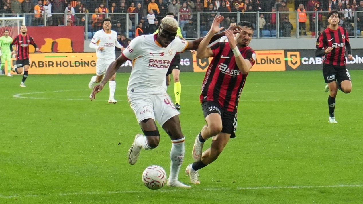 TRENDYOL SÜPER LİG'İN 8. HAFTASINDA GENÇLERBİRLİĞİ, GALATASARAY'I AĞIRLIYOR. MÜSABAKANIN İLK YARISI 0-0'LIK BERABERLİKLE TAMAMLANDI.