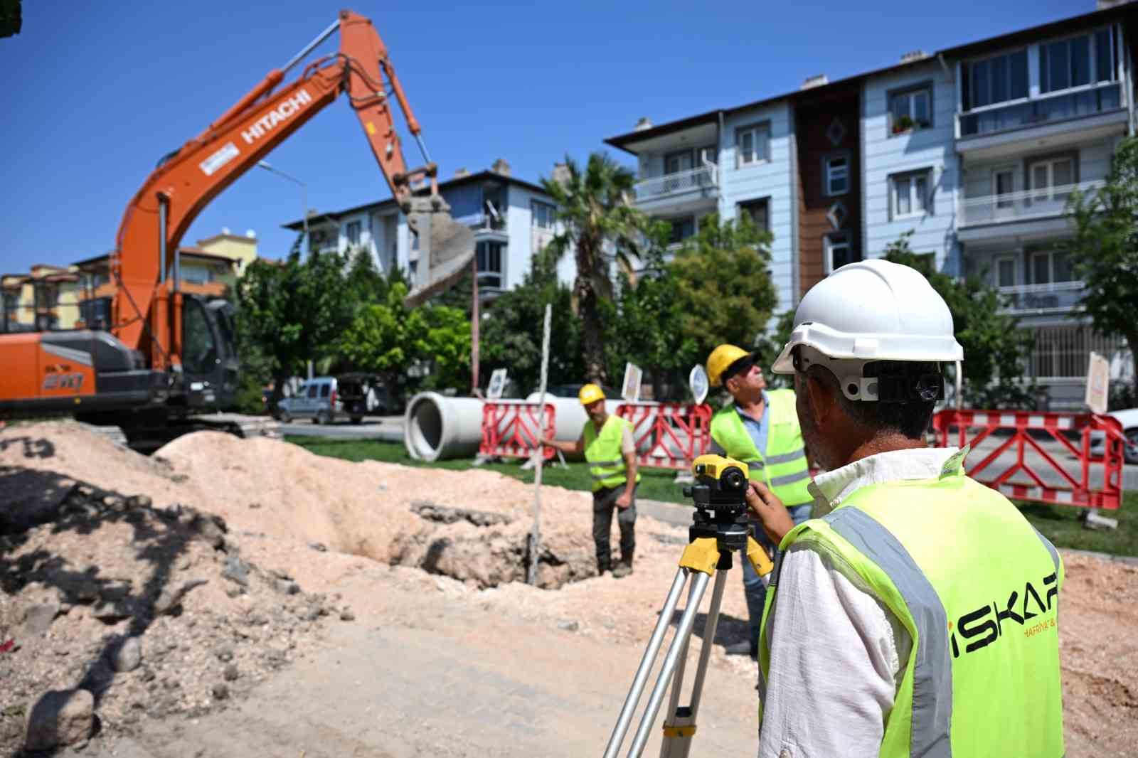 ÇALIŞMAYLA MAHALLEDE 27 YILDIR DEVAM EDEN TAŞKIN SORUNUNUN ÇÖZÜME KAVUŞTURULMASI HEDEFLENİYOR.