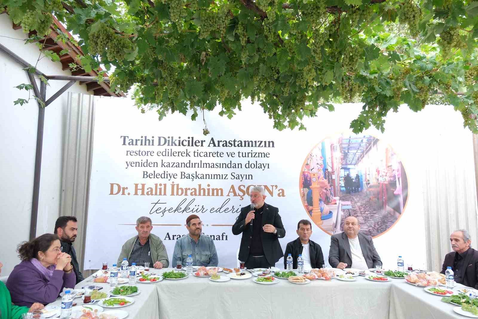 BELEDİYE BAŞKANI HALİL İBRAHİM AŞGIN, ESNAFLA KAHVALTIDA BİR ARAYA GELDİ.