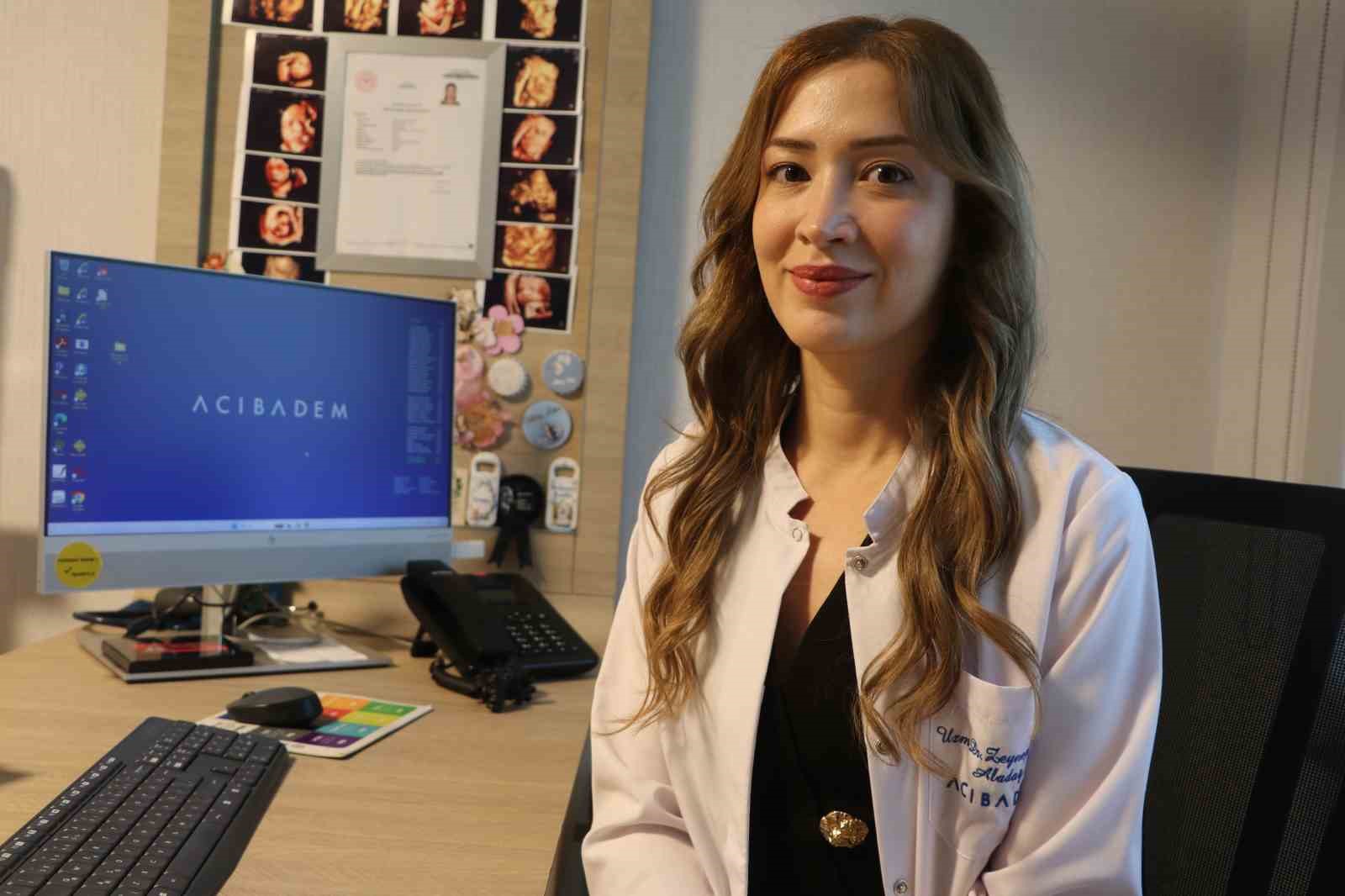 KADIN HASTALIKLARI VE DOĞUM UZMANI DR. ZEYNEP CANSU ALADAĞ, KORDON KANI BANKASININ SON ZAMANLARDA SIKÇA DUYULDUĞUNU SÖYLEYEREK, “SEKSENDEN FAZLA HASTALIK İÇİN TEDAVİ OLABİLECEK, NÖROLOJİK HASTALIKLARA, BAĞ DOKUSU, BAĞIŞIKLIK SİSTEMİ HASTALIKLARINDA BİZE KATKI SAĞLAYABİLECEK BİR YÖNTEMDİR” DEDİ.