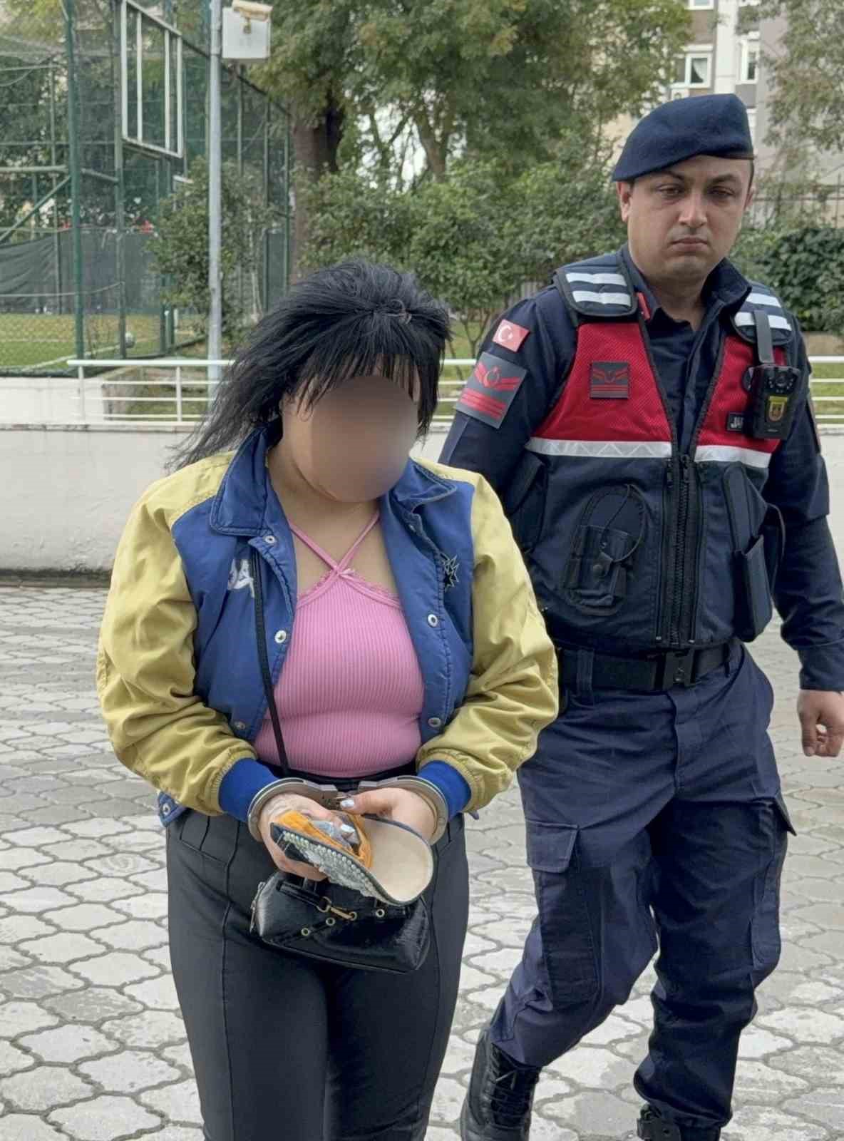 A.S. (20) ADLI KADIN UYUŞTURUCU TİCARETİNDEN TUTUKLANDI.