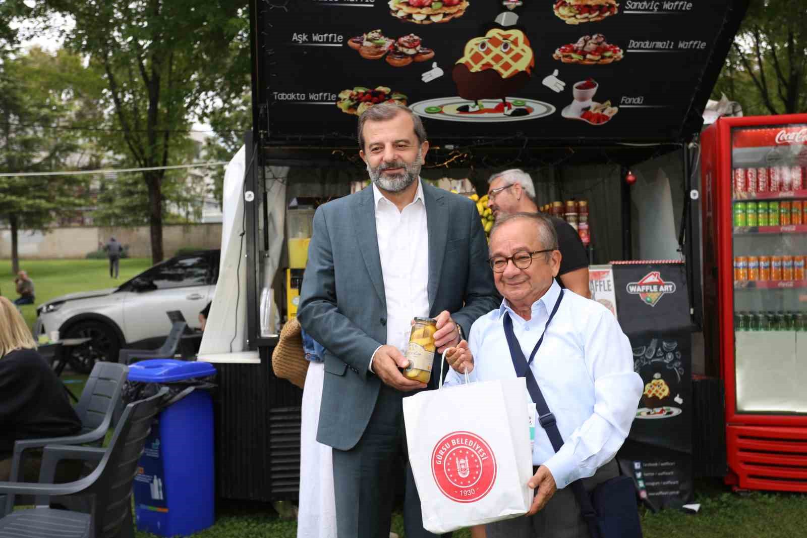 MERİNOS PARK'TA GERÇEKLEŞEN FESTİVALDE, GÜRSU BELEDİYESİ DE LEZZET DOLU BİR STANT İLE YERİNİ ALDI.