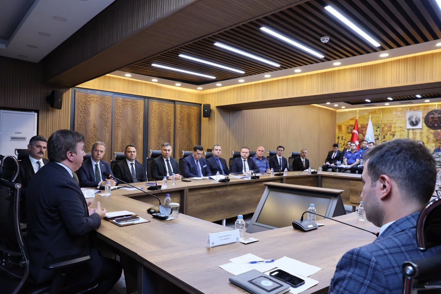 ERZİNCAN'DA GÜVENLİK VE ASAYİŞ TOPLANTISI GERÇEKLEŞTİRİLDİ