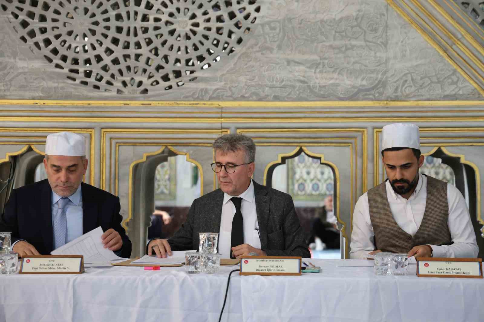 ELAZIĞ'DA KUR'AN-I KERİM'İ YÜZÜNDEN GÜZEL OKUMA BÖLGE FİNALİ HEYECANI YAŞANDI