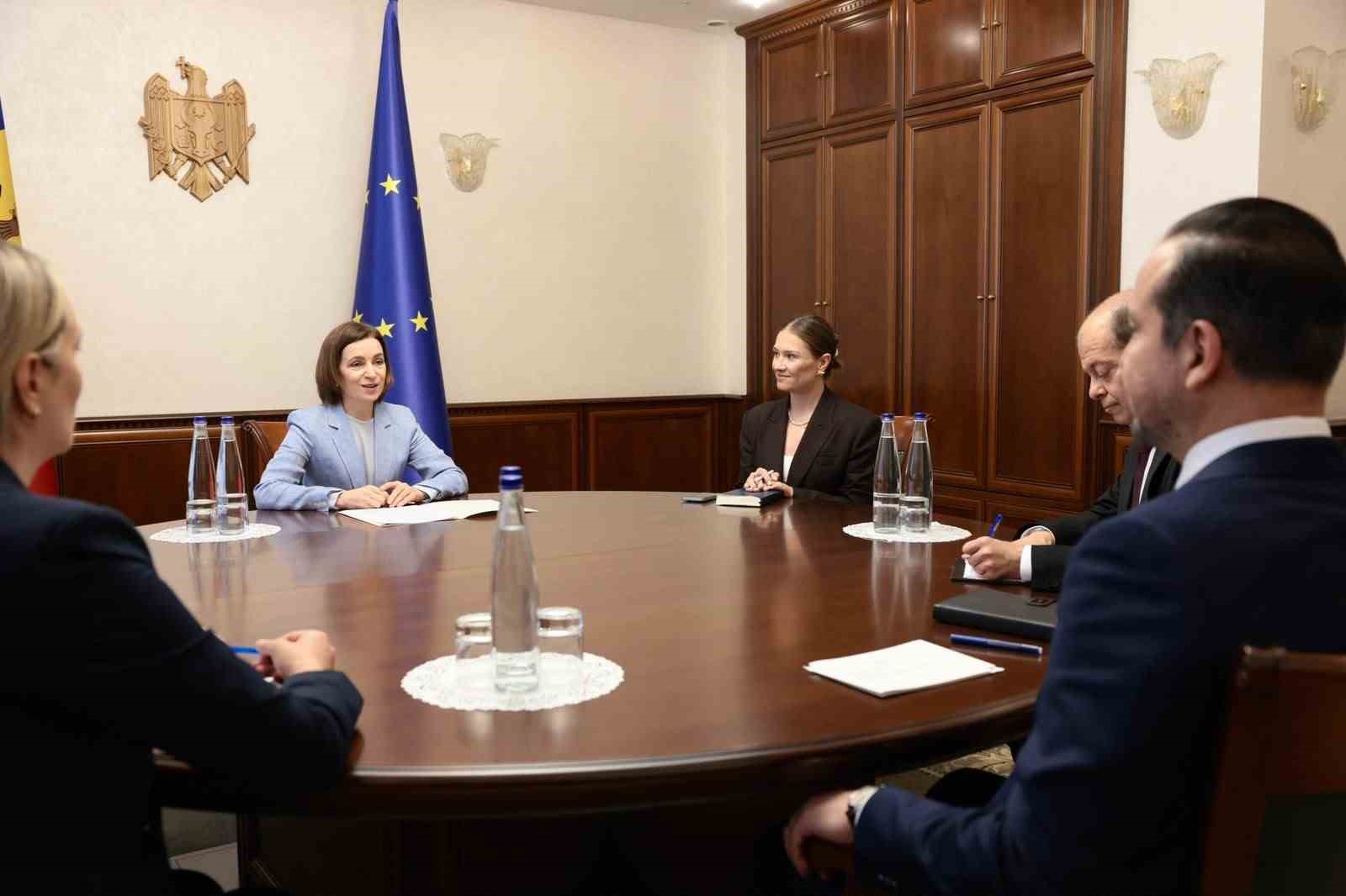 AK PARTİ GENEL BAŞKAN YARDIMCISI VE TÜRK DEVLETLERİ İLE İLİŞKİLER BAŞKANI KÜRŞAD ZORLU, ZİYARET ETTİĞİ MOLDOVA'DA CUMHURBAŞKANI MAYA SANDU TARAFINDAN KABUL EDİLDİ.
