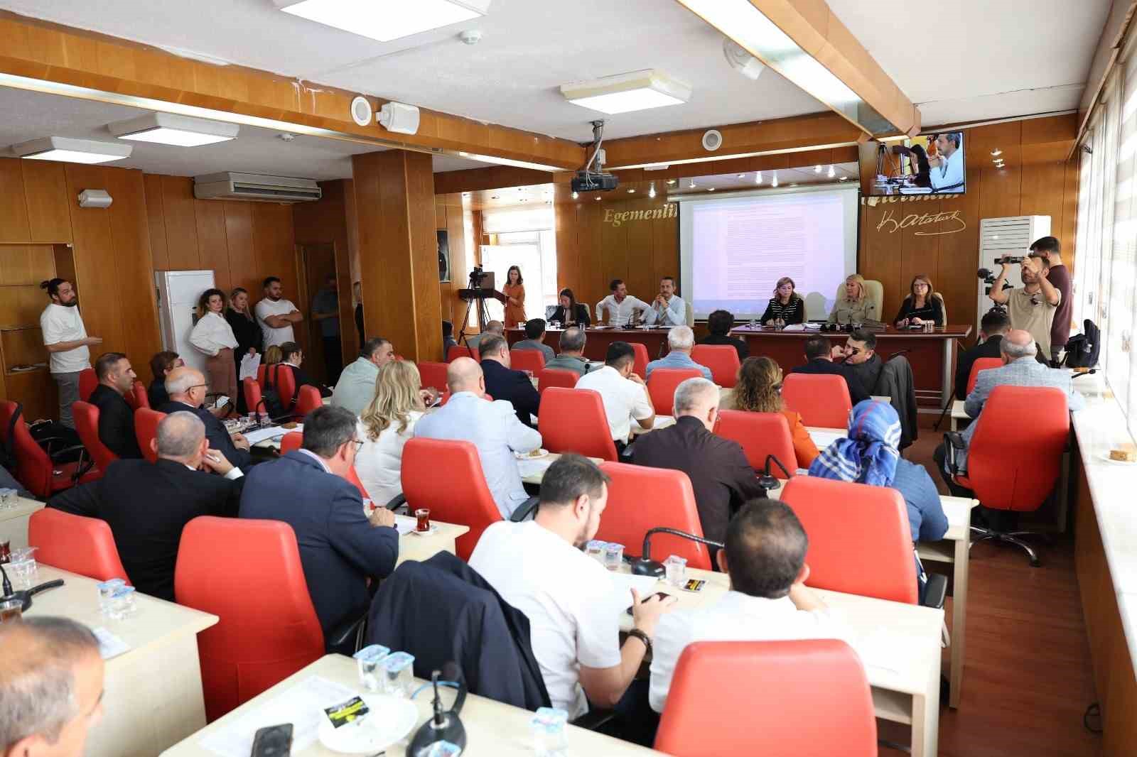 MERKEZEFENDİ BELEDİYE MECLİSİ’NİN EKİM AYI TOPLANTISINDA YAPILAN GÖRÜŞMELER SONUCUNDA 2027 YILI TAHMİNİ BÜTÇESİ, 4 MİLYAR 650 MİLYON TL OLDU. MERKEZEFENDİ BELEDİYE BAŞKANI ŞENİZ DOĞAN, "İLÇEMİZE VE HEMŞEHRİLERİMİZE EN İYİ ŞEKİLDE HİZMET ETMEK İÇİN HAZIRLANAN 2027 YILI BÜTÇEMİZ HAYIRLI OLSUN" DEDİ.