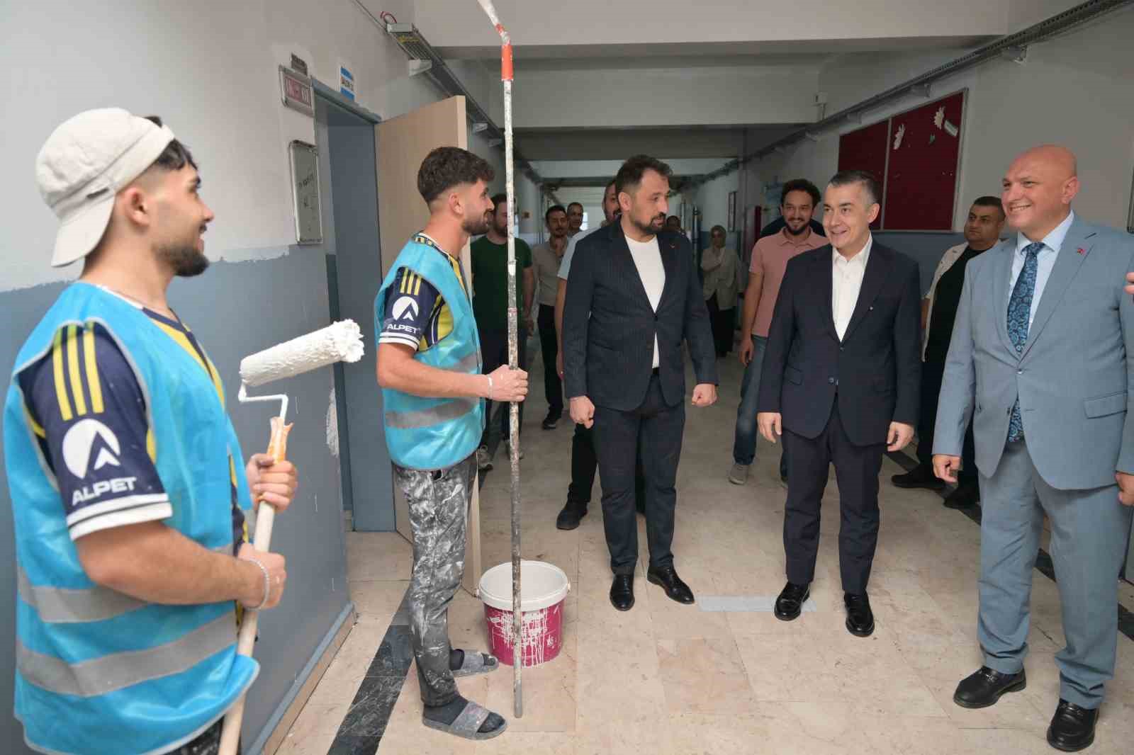 İNCELEMELERİN ARDINDAN AÇIKLAMALARDA BULUNAN BELEDİYE BAŞKAN VEKİLİ CAN AKSOY, ESENYURT’TA ÇOCUKLARIN DAHA GÜZEL, GÜVENLİ VE SAĞLIKLI ORTAMLARDA EĞİTİM ALMASI İÇİN ÇALIŞMALARIN DEVAM ETTİĞİNİ BELİRTTİ