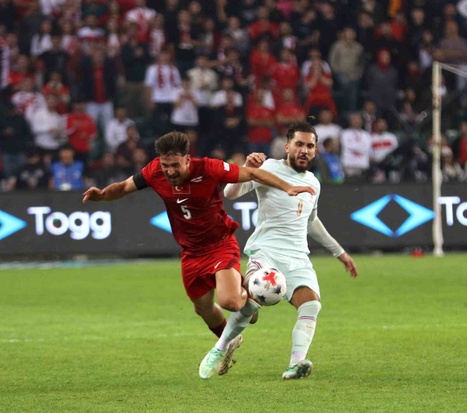 A MİLLİ FUTBOL TAKIMI, UEFA ULUSLAR A LİGİ 1. GRUP İLK MAÇINDA FRANSA İLE KOCAELİ'DE KARŞILAŞIYOR. MÜCADELENİN İLK YARISI GOLSÜZ EŞİTLİKLE TAMAMLANDI.