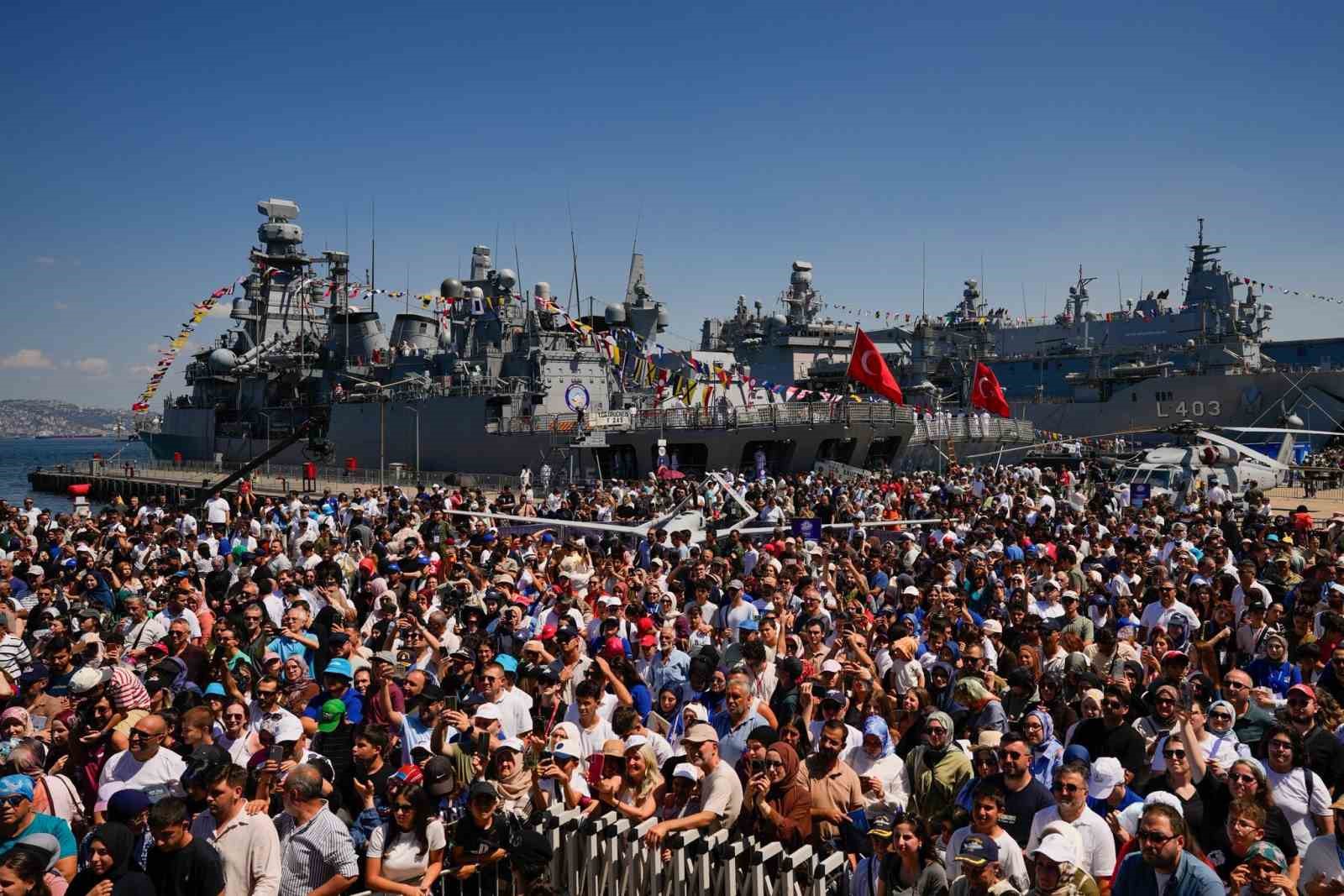 DÜNYANIN EN BÜYÜK HAVACILIK, UZAY VE TEKNOLOJİ FESTİVALİ TEKNOFEST, 'MAVİ VATAN' TEMASIYLA GÖLCÜK TERSANESİ KOMUTANLIĞINDA KAPILARINI AÇTI.