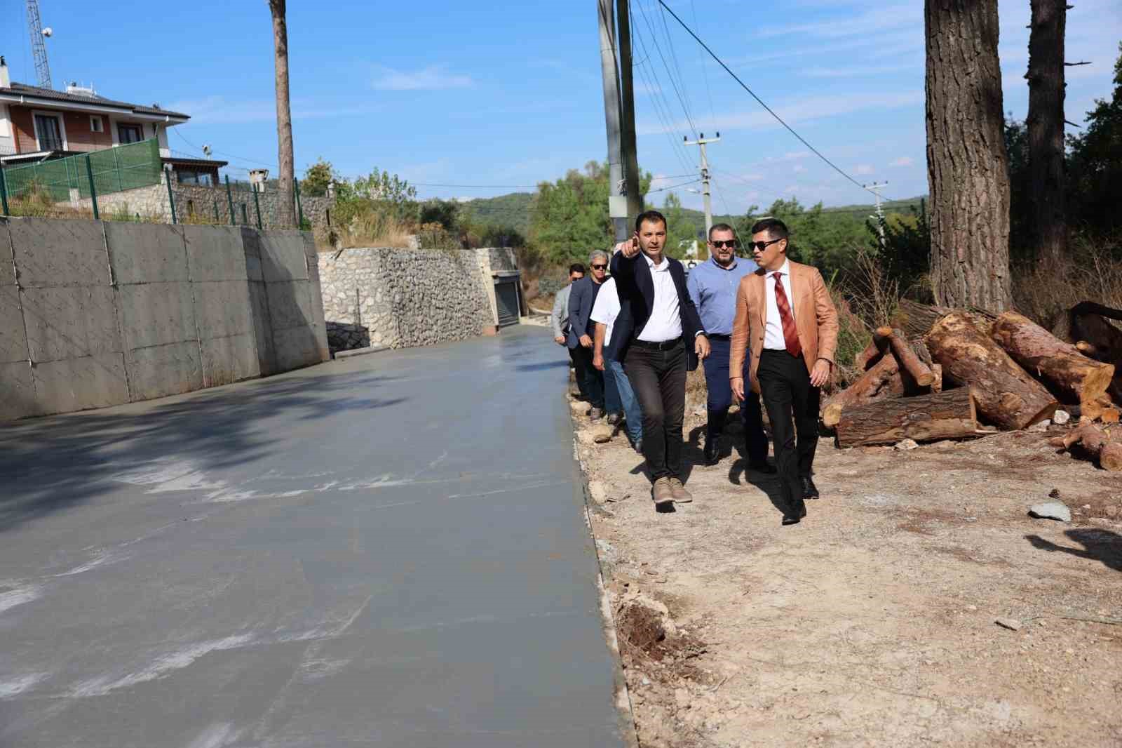 BAŞKAN ÜNLÜ ÇETİBELİ’NDE YOL ÇALIŞMALARINI İNCELEDİ