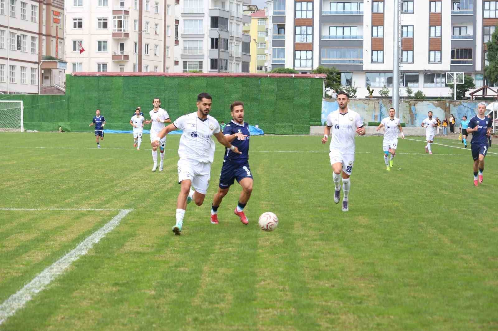 TFF 3. LİG'İN 5. HAFTASINDA PAZARSPOR, SAHASINDA KARŞILAŞTIĞI KÜÇÜKÇEKMECE SİNOP SPOR’U 3-1 MAĞLUP ETTİ