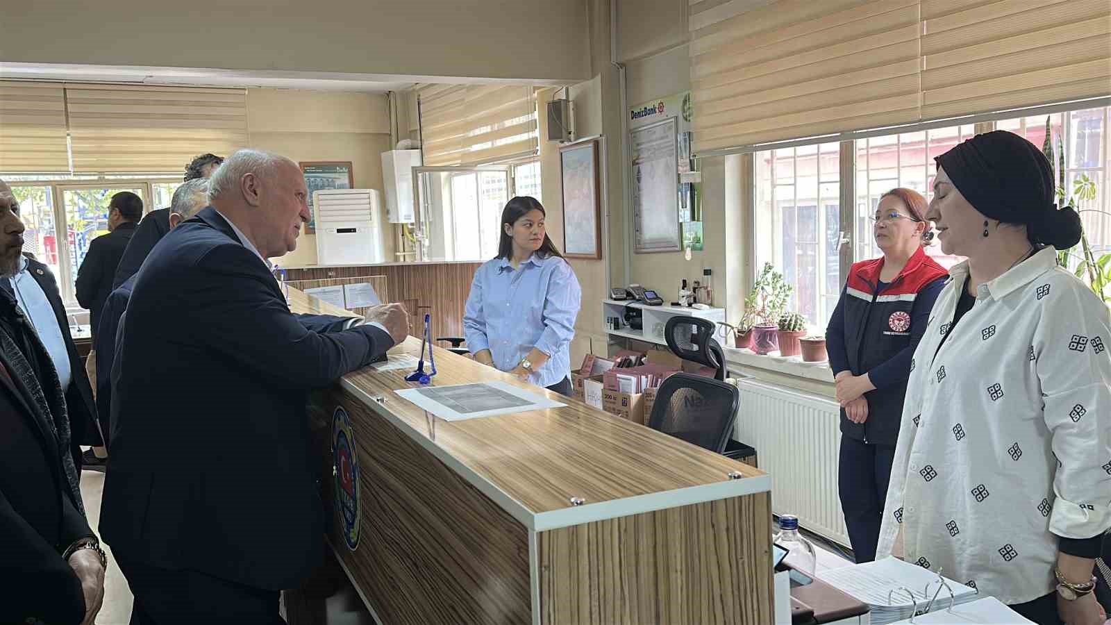 TÜRKİYE ZİRAAT ODALARI BİRLİĞİ (TZOB) GENEL BAŞKANI ŞEMSİ BAYRAKTAR, ÇİFTÇİLER İLE BULUŞTU.
