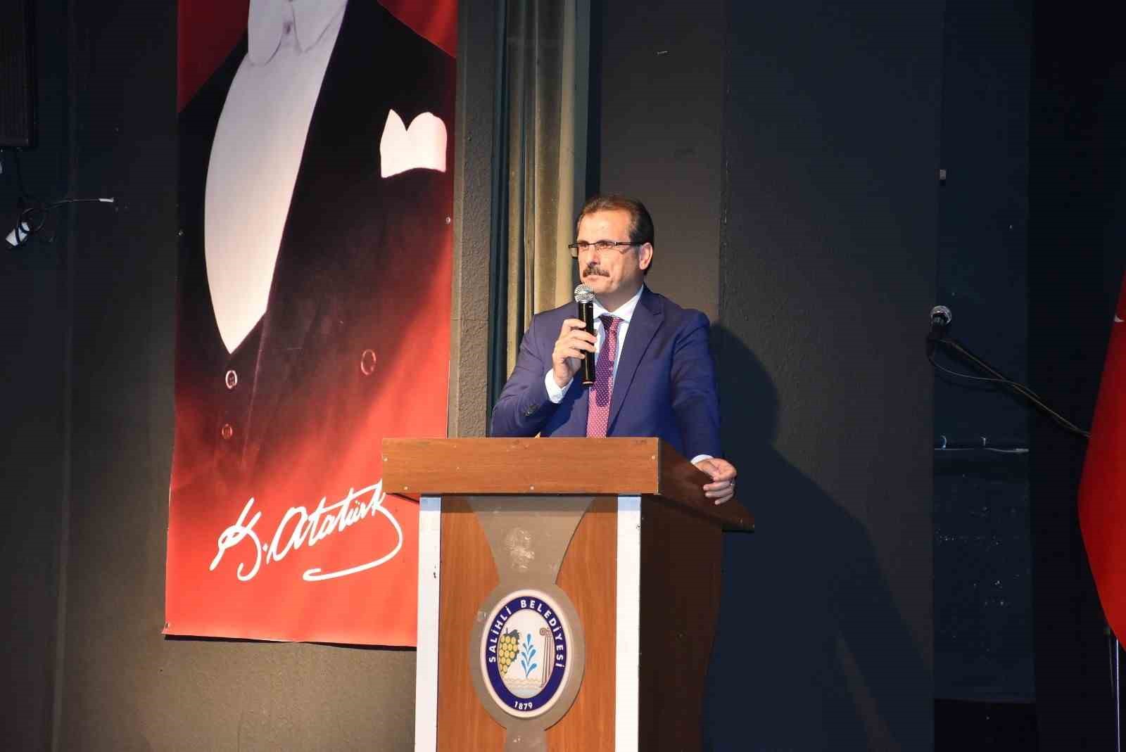 MANİSA’NIN SALİHLİ İLÇESİNDE CAMİLER VE DİN GÖREVLİLERİ HAFTASI DOLAYISIYLA İLÇE MÜFTÜLÜĞÜ TARAFINDAN "CAMİ VE SOSYAL HAYAT" KONULU KONFERANS PROGRAMI DÜZENLENDİ.