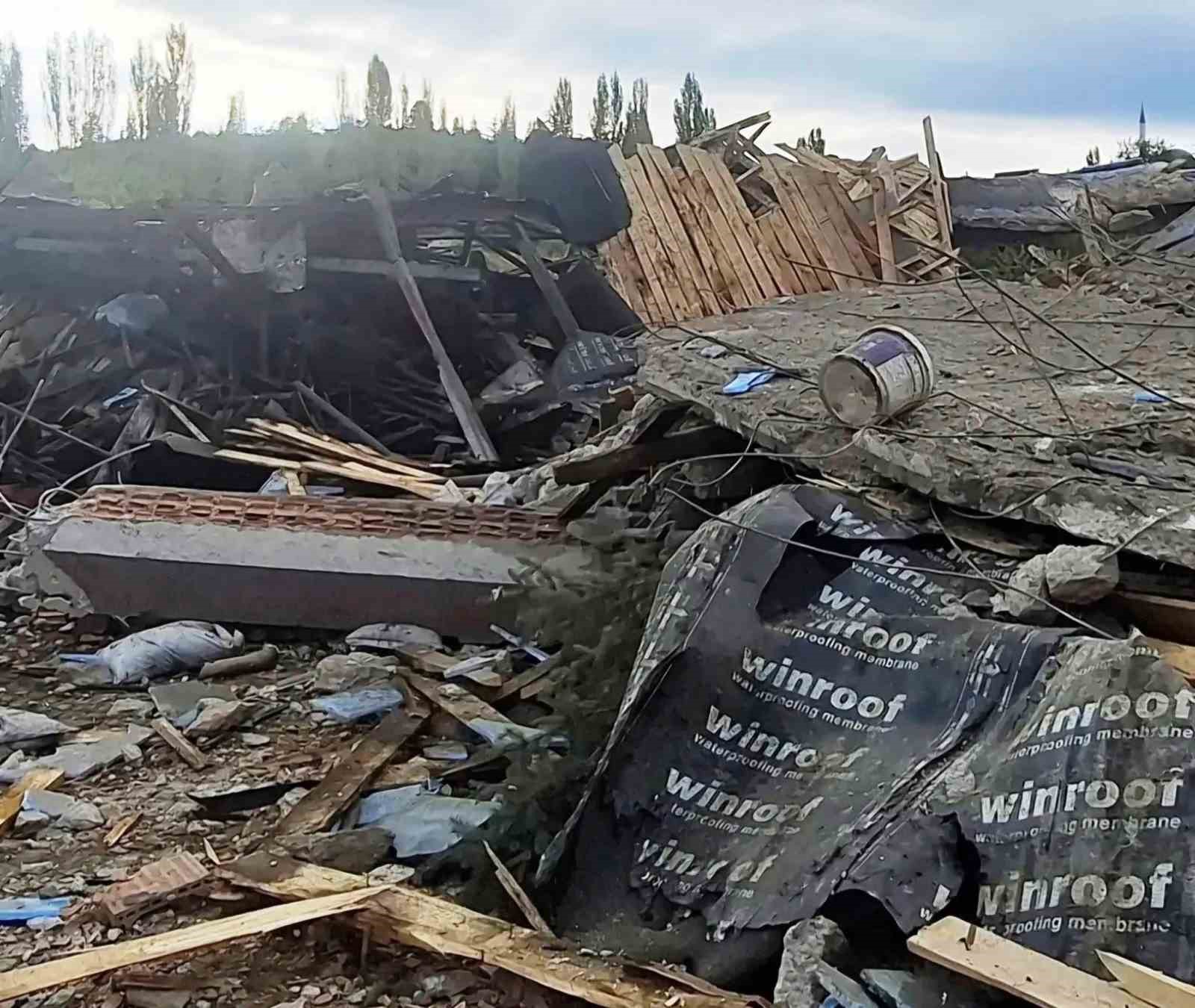 EMET’TE KAZAN DAİRESİNDE PATLAMA: BÜYÜK HASAR OLUŞTU