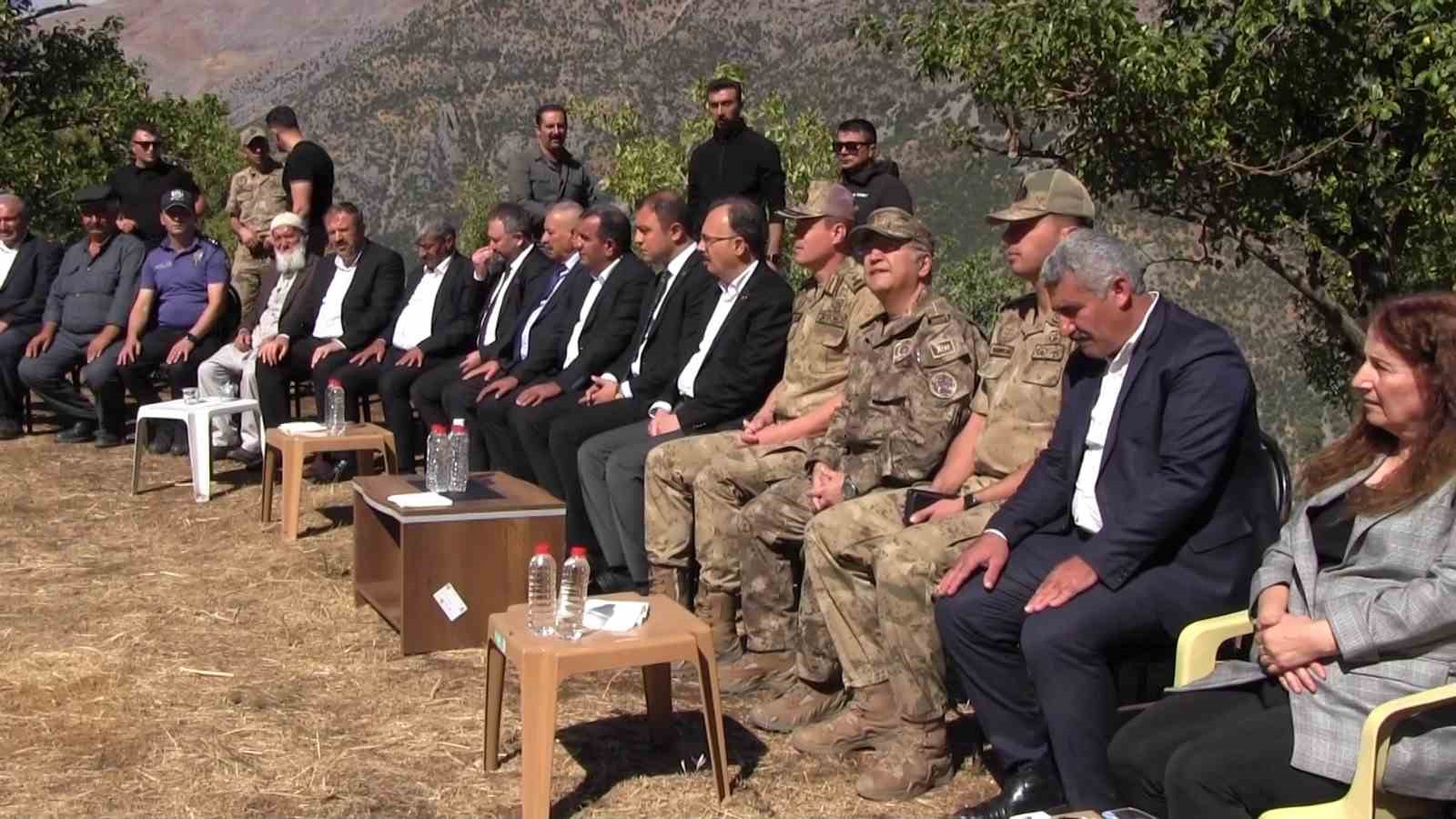 SİİRT’TE TERÖR ÖRGÜTÜ PKK'NIN KATLETTİĞİ 37 MASUM KURBAN TÖRENLE ANILDI