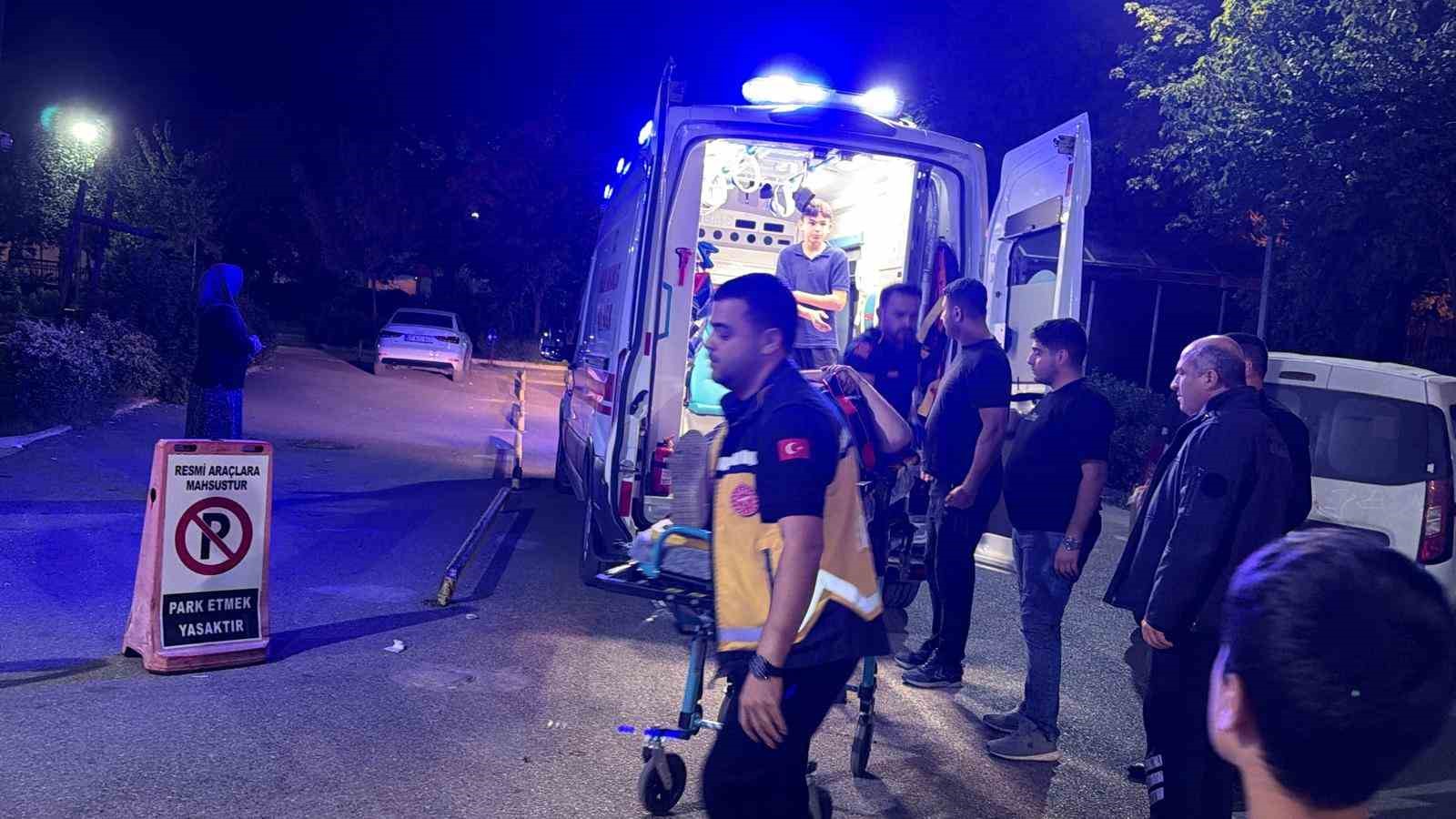 ADIYAMAN’IN KÂHTA İLÇESİNDE 2 ARACIN KARIŞTIĞI TRAFİK KAZASINDA, 8 KİŞİ YARALANDI.