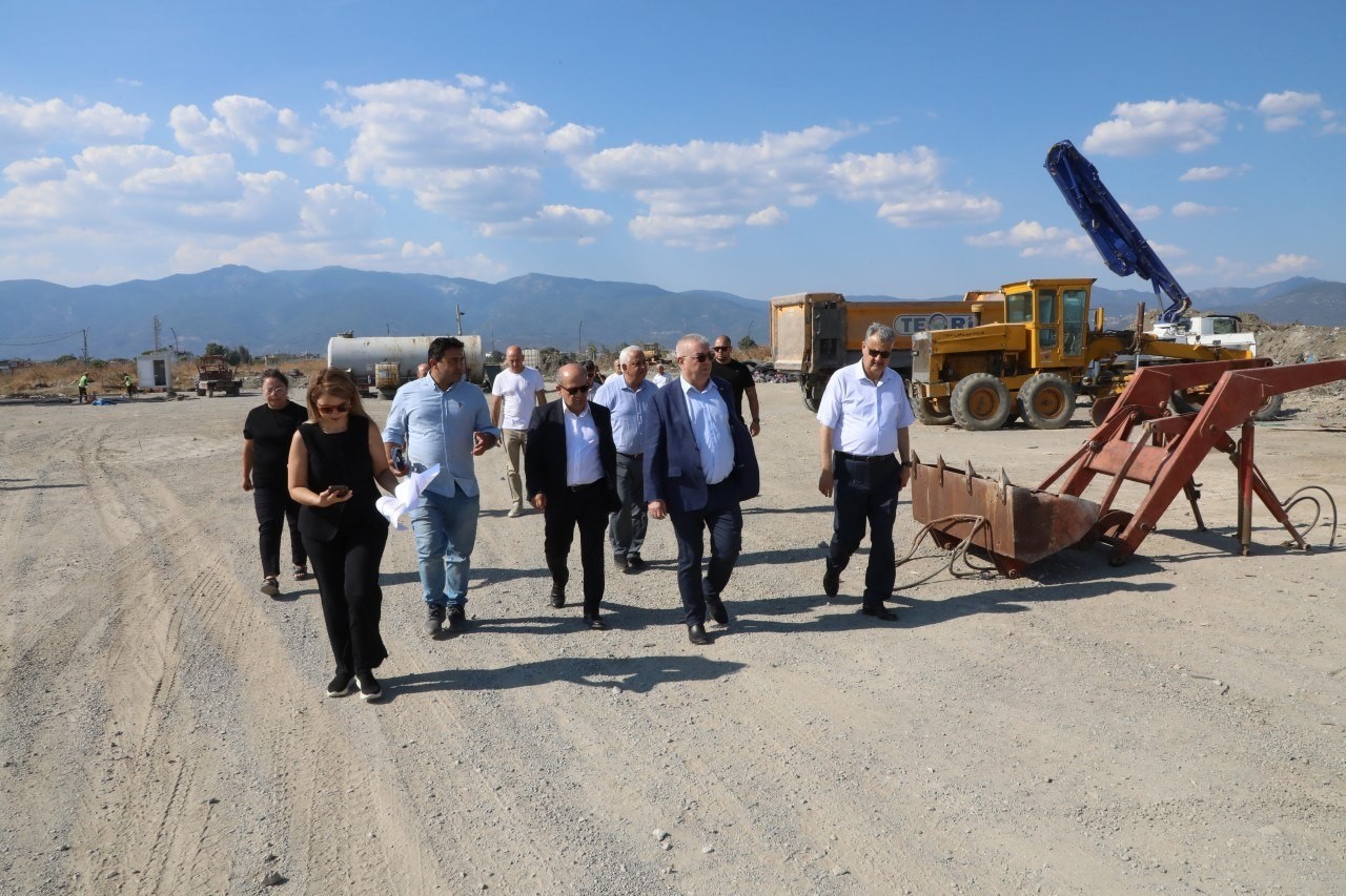EDREMİT TARIMA DAYALI İHTİSAS (JEOTERMAL KAYNAKLI) ORGANİZE SANAYİ BÖLGESİ’NDE (TDİOSB) ALTYAPI ÇALIŞMALARINDA YÜZDE 85 FİZİKİ GERÇEKLEŞMEYE ULAŞILDI.